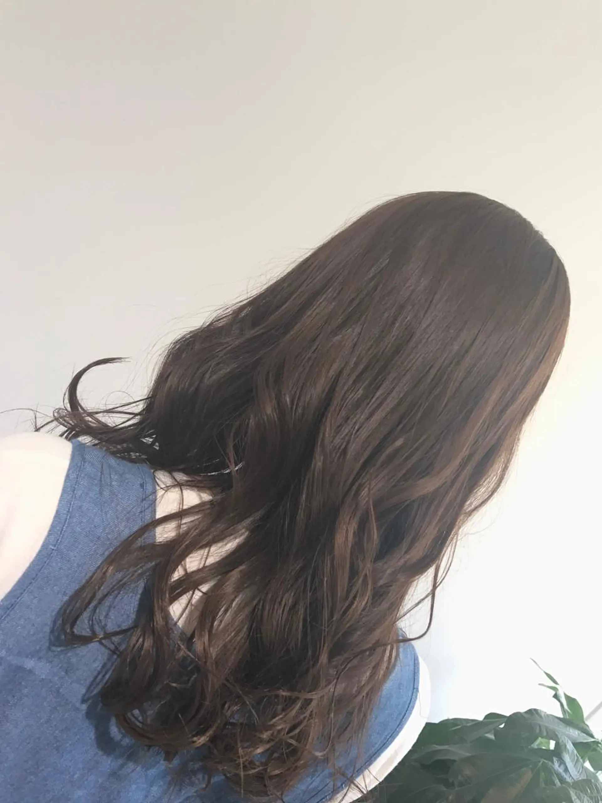 ミディアム カラー ヘアアレンジ メンズ アッシュ ベージュカラー 透明感カラー バイオレットカラー shi hoのヘアスタイル