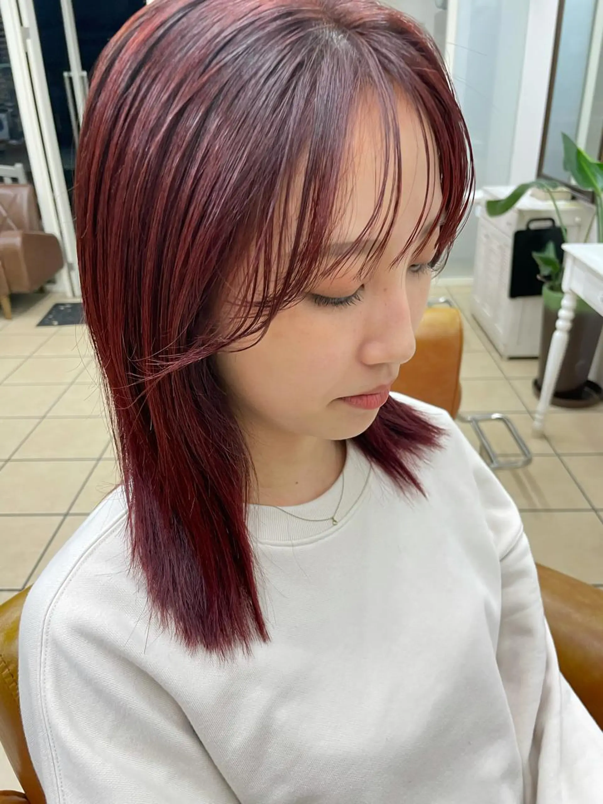 ミディアム カラー 森安 華楠のヘアスタイル