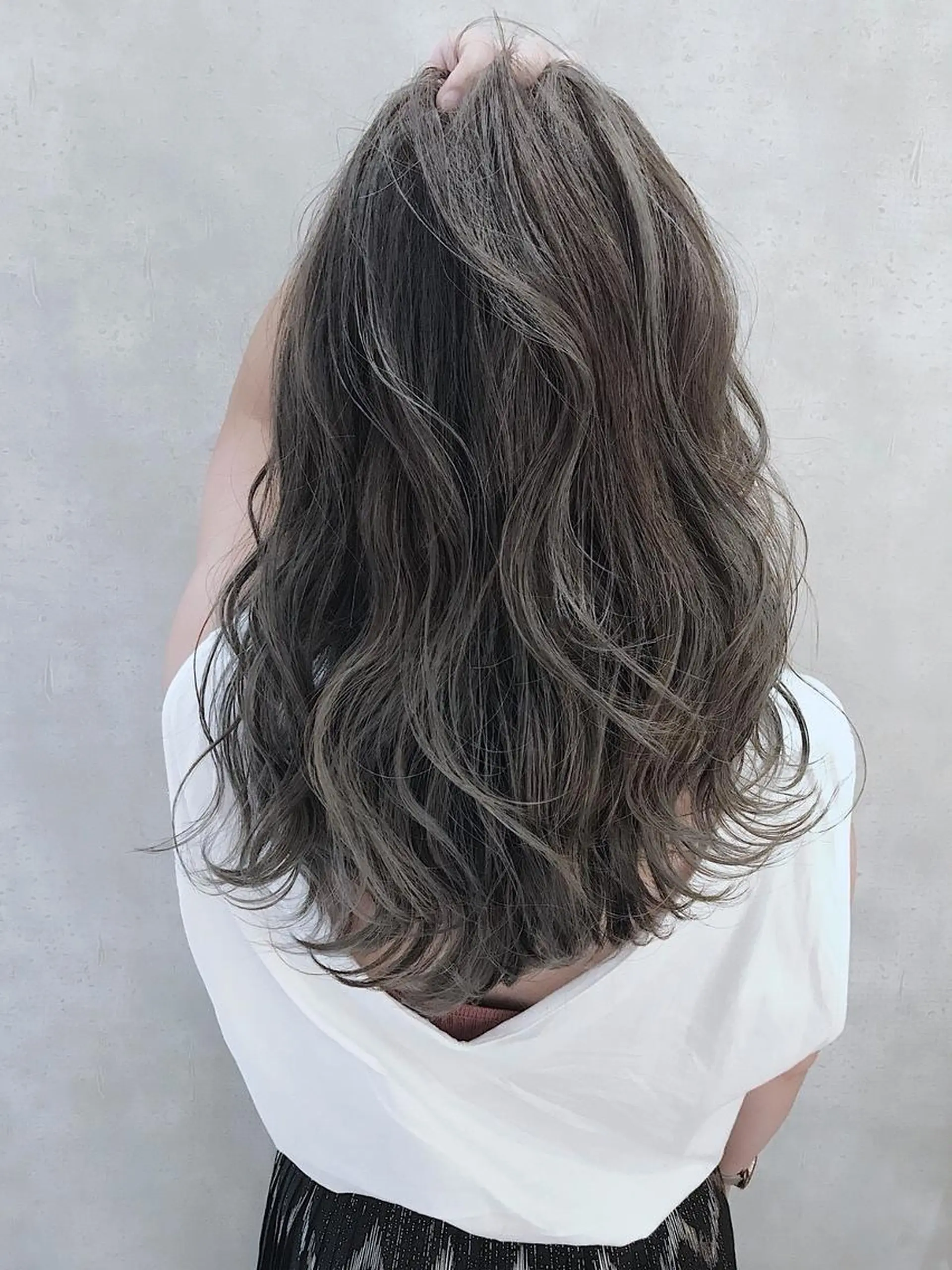 ミディアム カラー アディクシーカラー ブリーチ ケアブリーチ ダブルカラー ハイライトカラー MOU namba ムウナンバのヘアスタイル