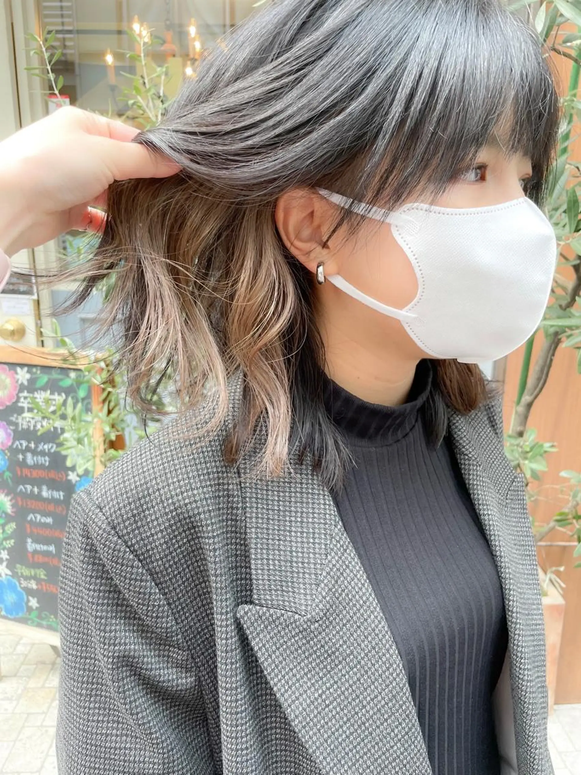 セミロング カラー インナーカラー シルバー カット ヘアカラー トリートメント ✨カラー支持No.1 🧸ワキ カナコ🧸のヘアスタイル