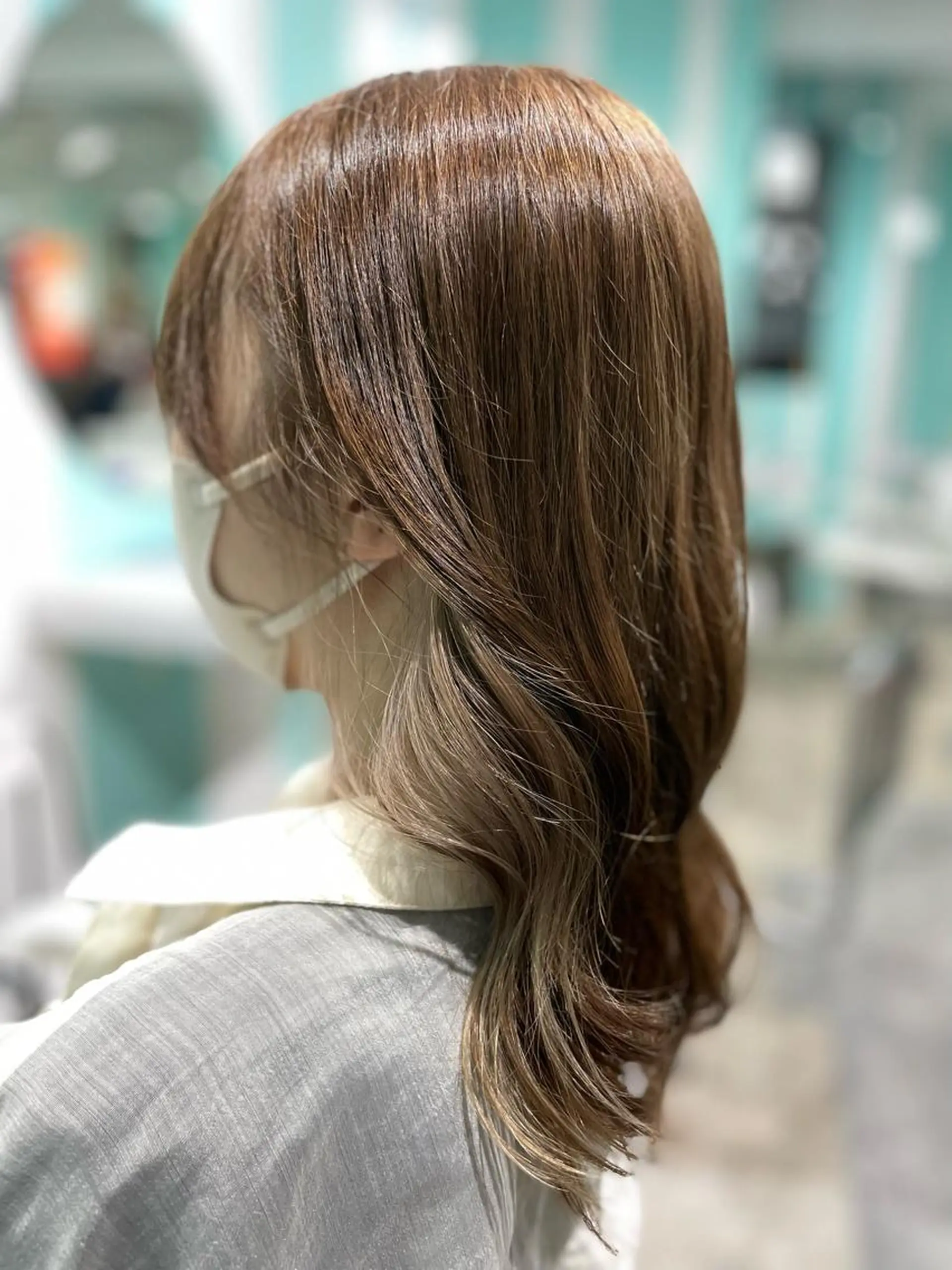 セミロング ヘアカラー 原 千景のヘアスタイル