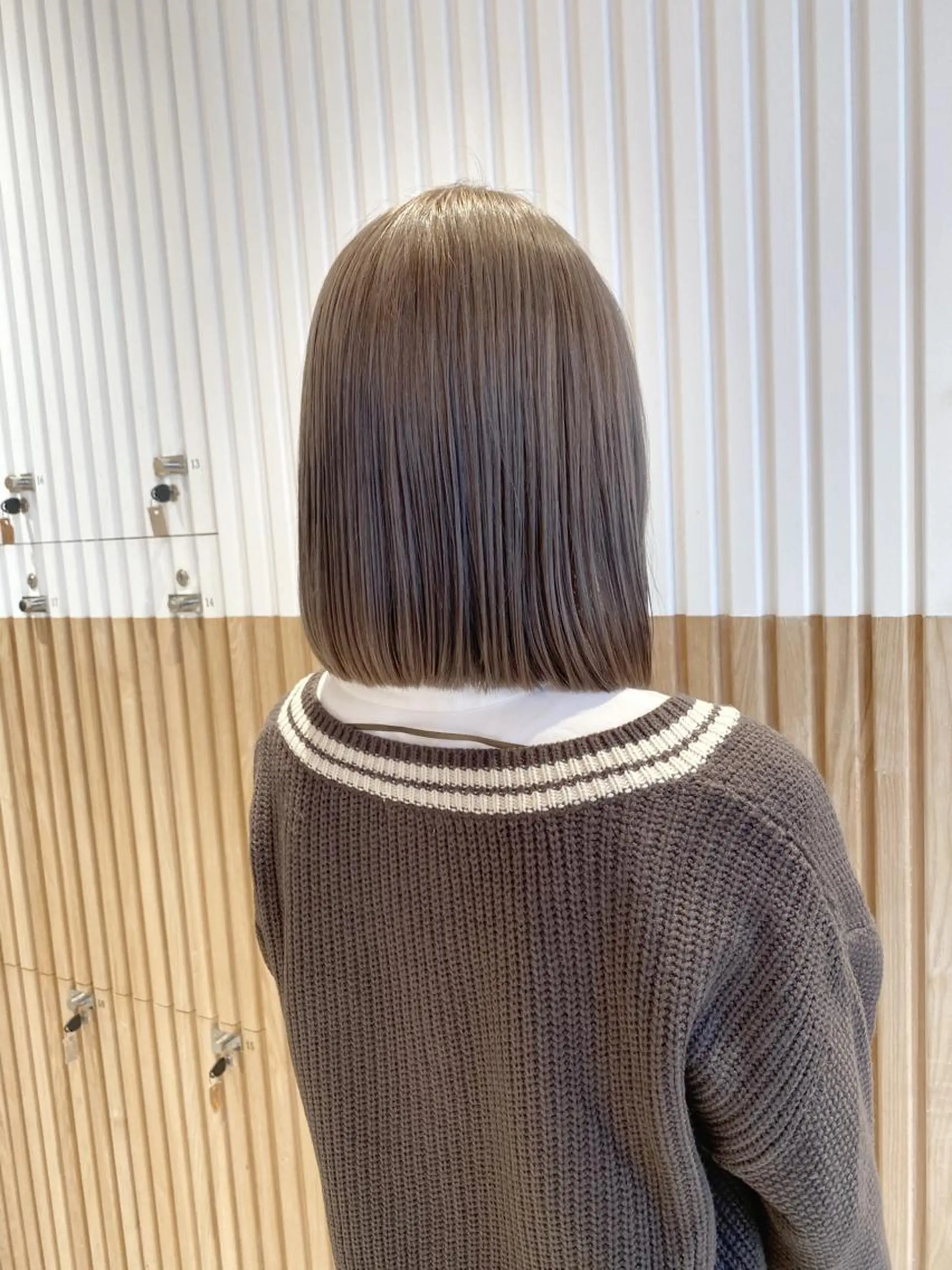 ミディアム カラー アッシュ ブリーチ ケアブリーチ 透明感カラー デザインカラー カット ヘアカラー ボブ/ハイトーン 福生Radix 下田のヘアスタイル