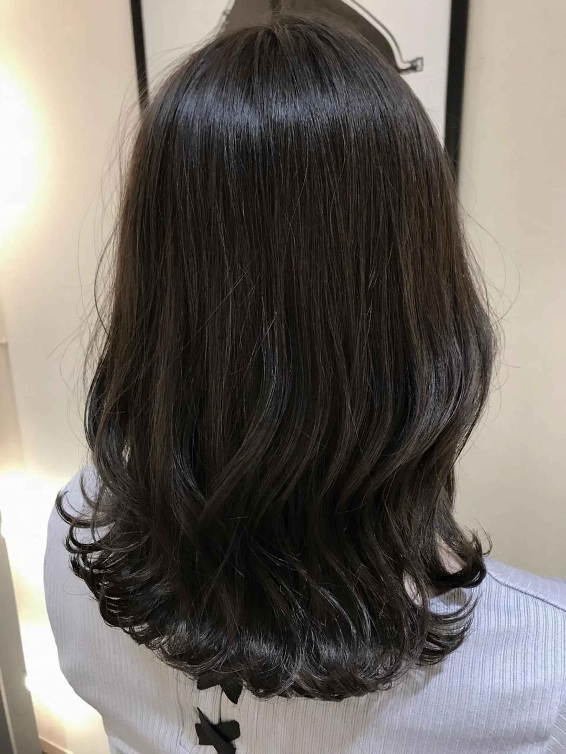 ミディアム カラー 外ハネヘア 中塚 義人のヘアスタイル