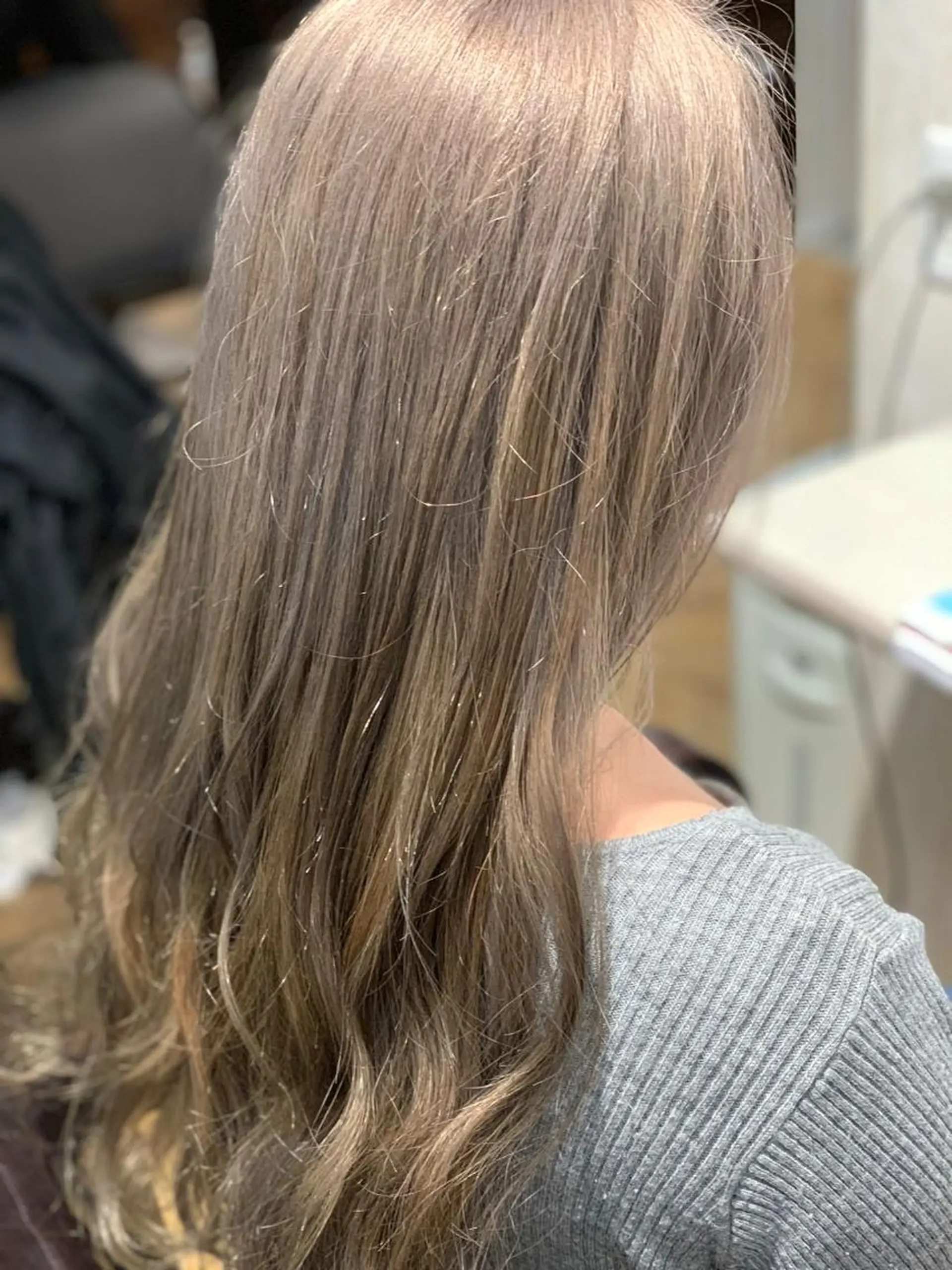 ロング カラー ヘアカラー トリートメント LUXBE LUCEのヘアスタイル