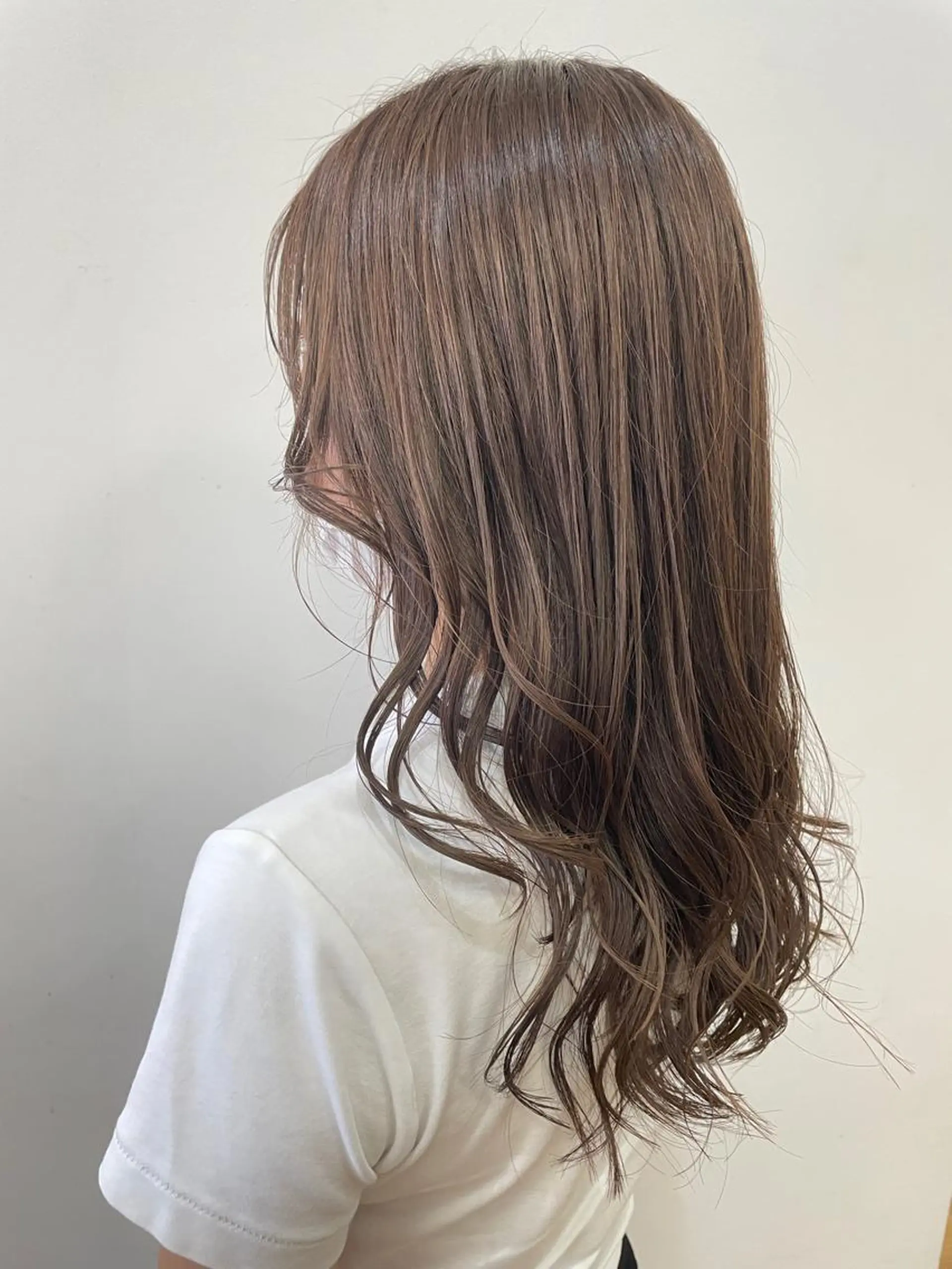 ロング 河口 友里のヘアスタイル