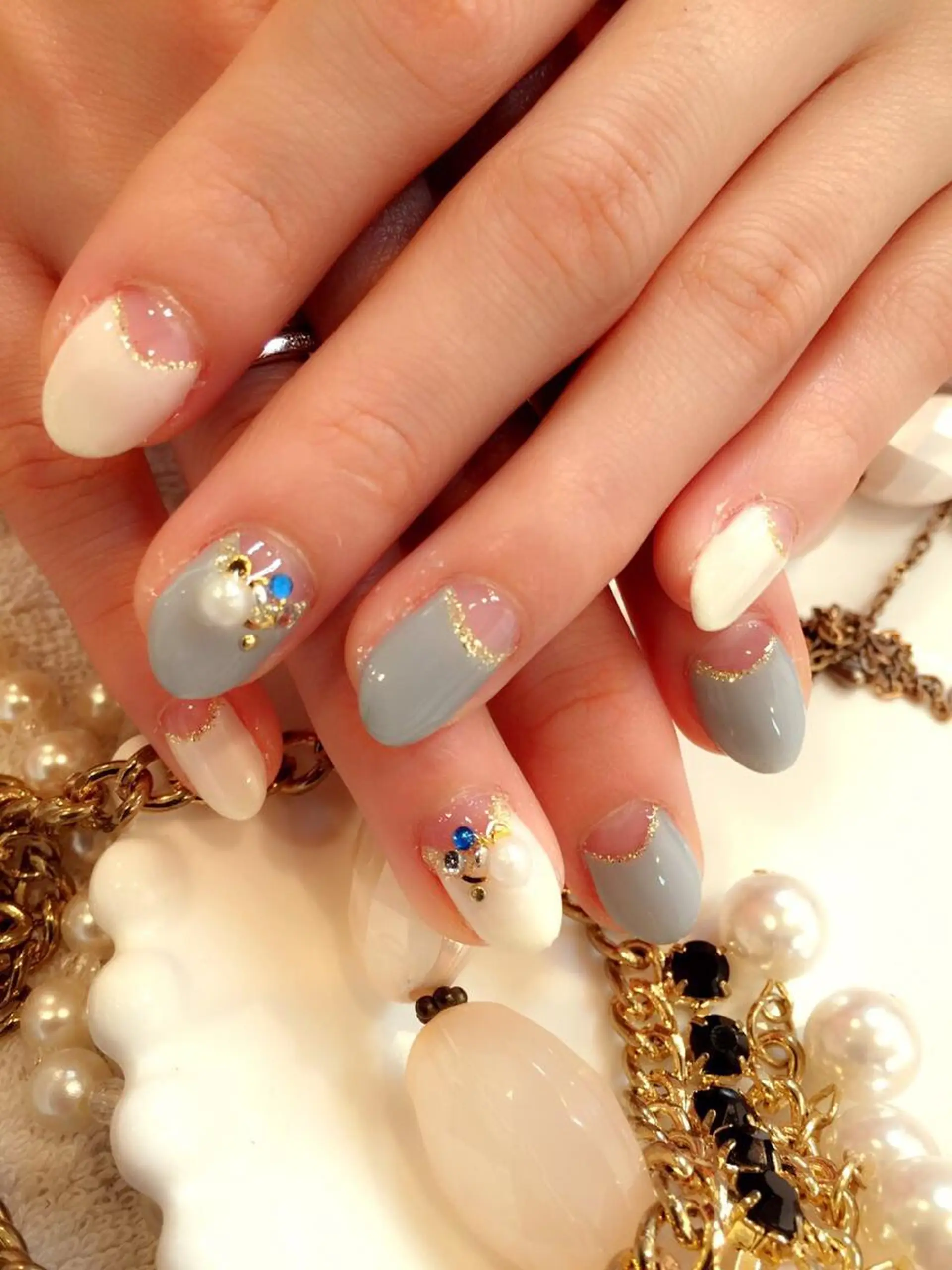 ネイル フレンチネイル キラキラネイル ホワイト mie_ nailのネイルデザイン