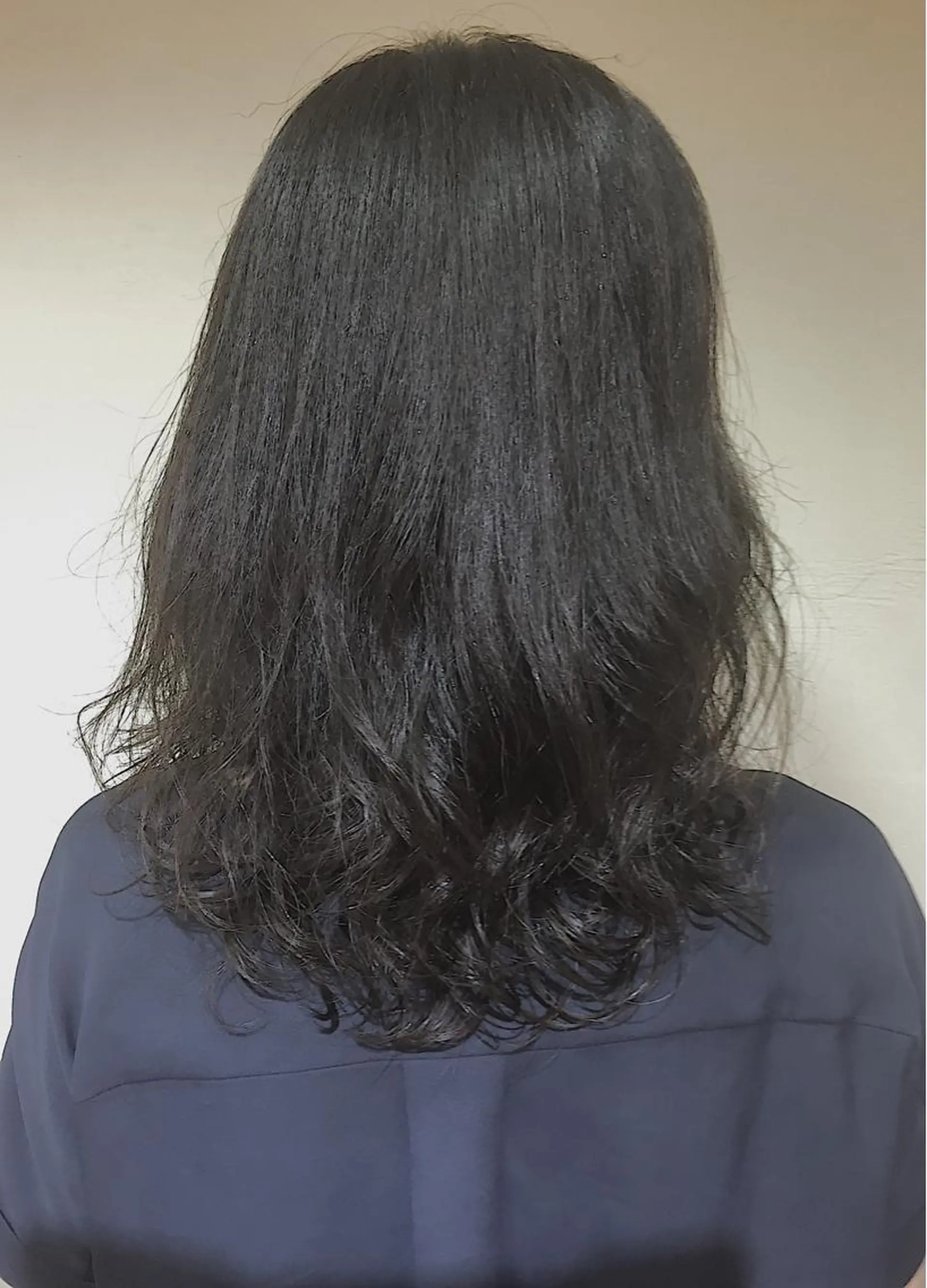 ロング カラー パーマ アッシュ ダークアッシュ 可愛いを作る神 ナオヒロのヘアスタイル