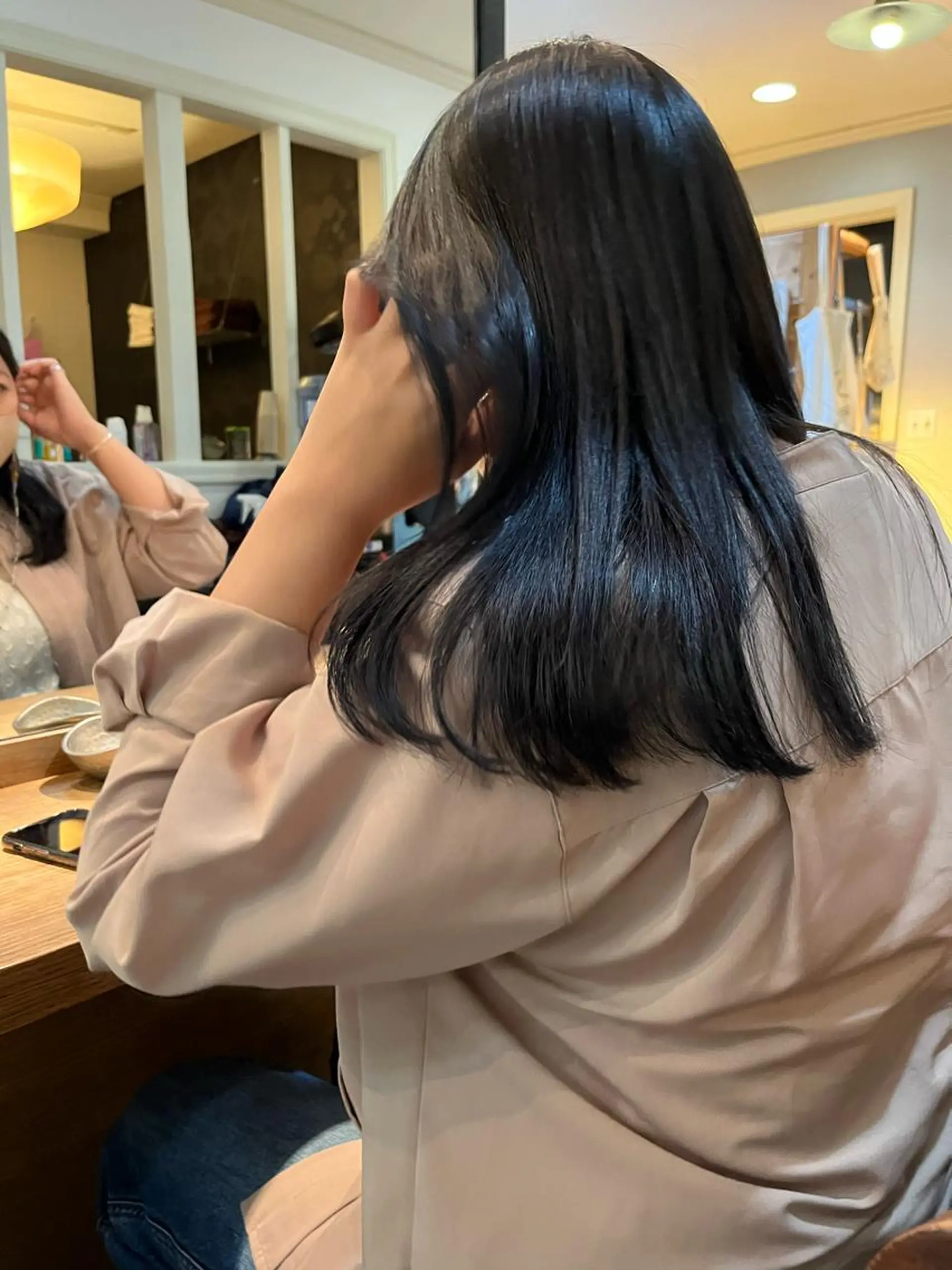 セミロング カラー トリートメント NOUN所属・eri kinjoのヘアスタイル