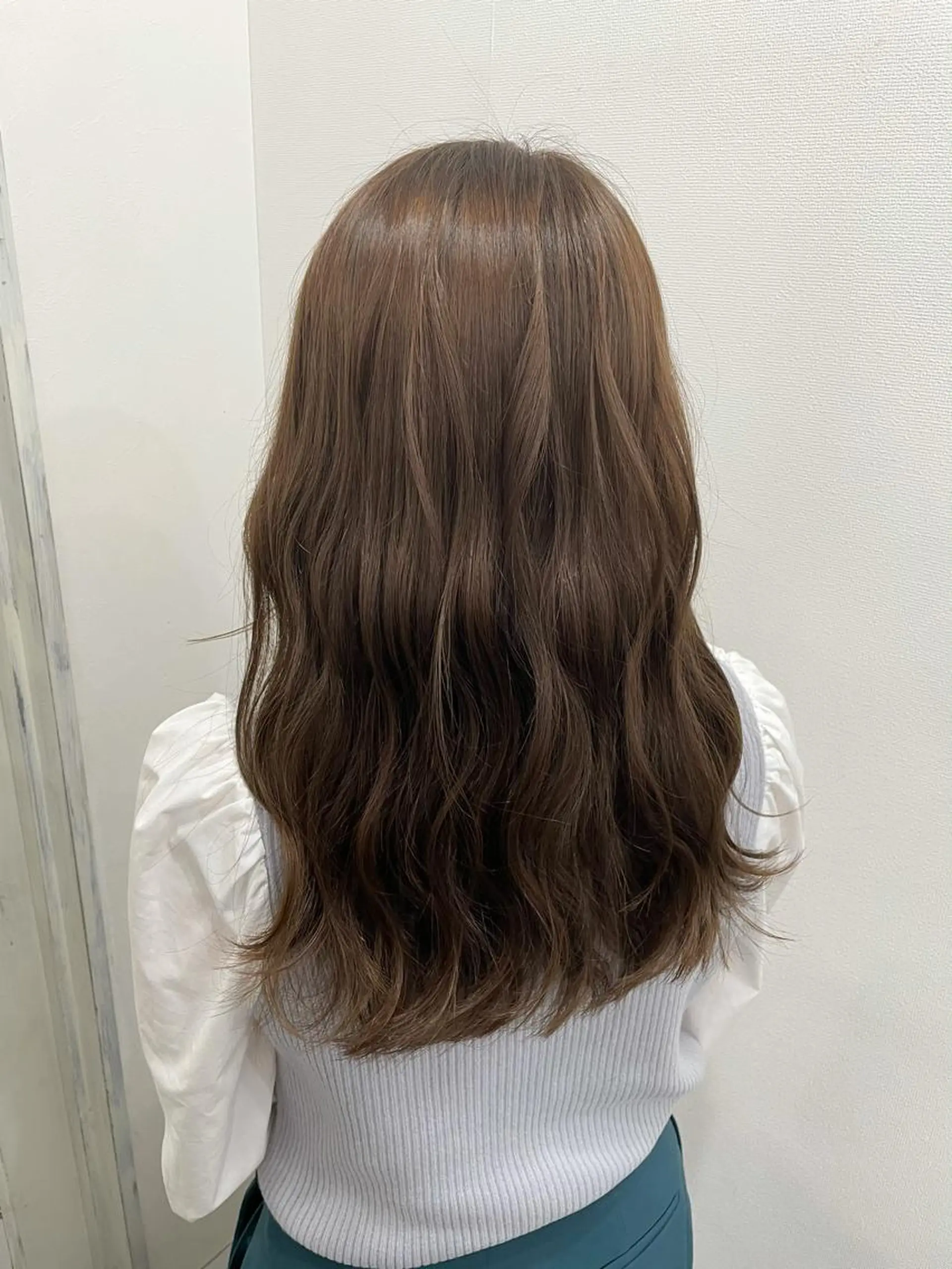 カラー 伊藤 莉奈　韓国ヘアのヘアスタイル