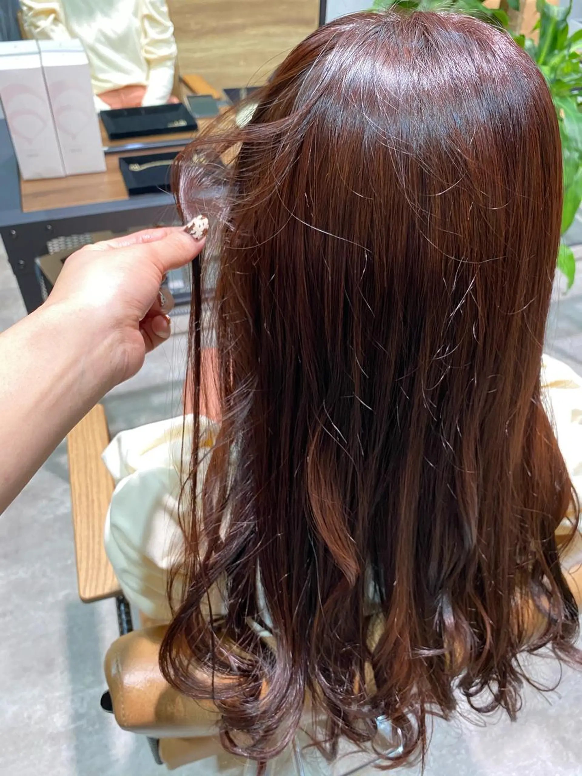 ロング ヘアカラー 大久保 優香のヘアスタイル