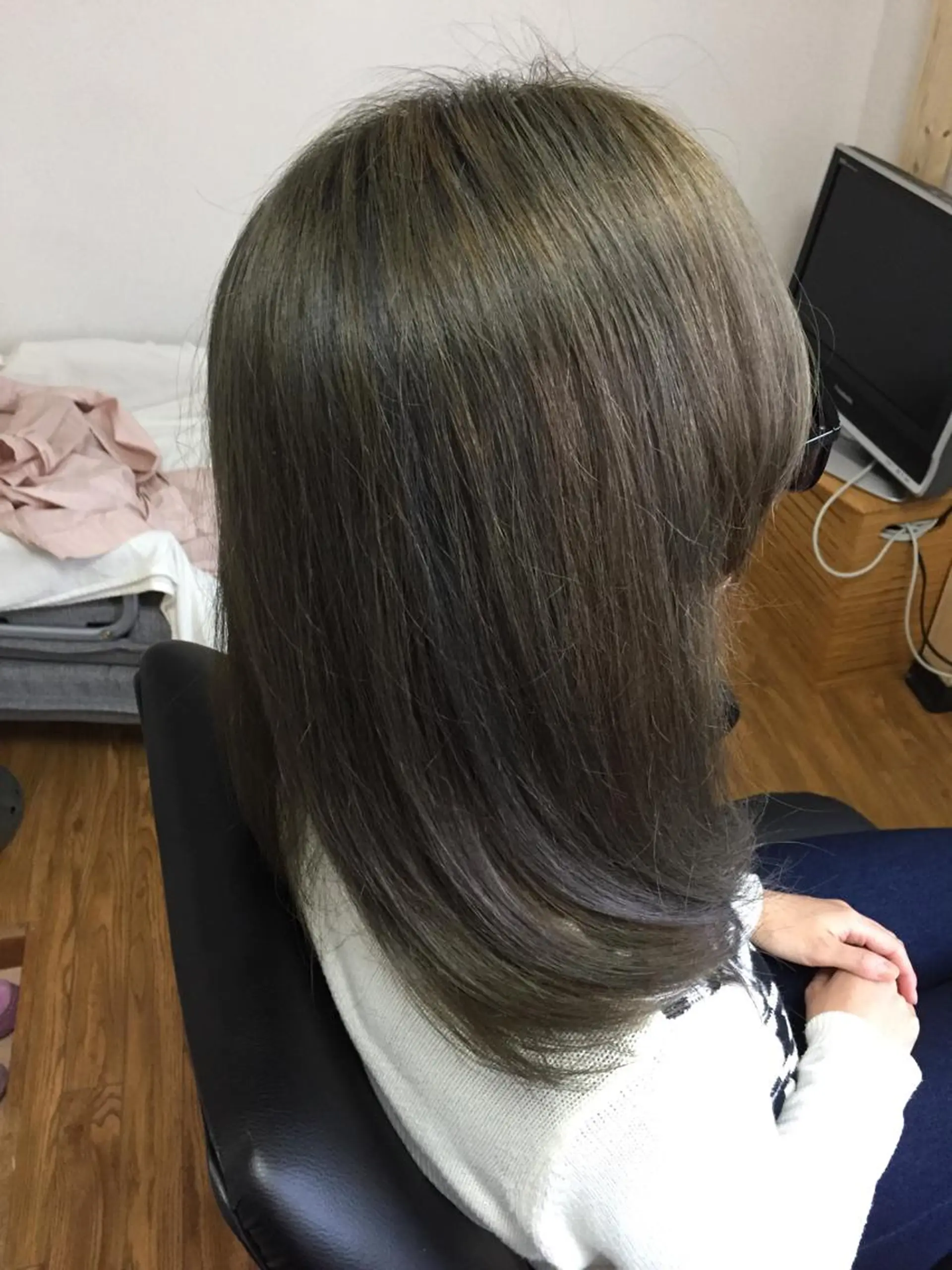 ミディアム カラー ブリーチ グラデーションカラー じょん 。のヘアスタイル