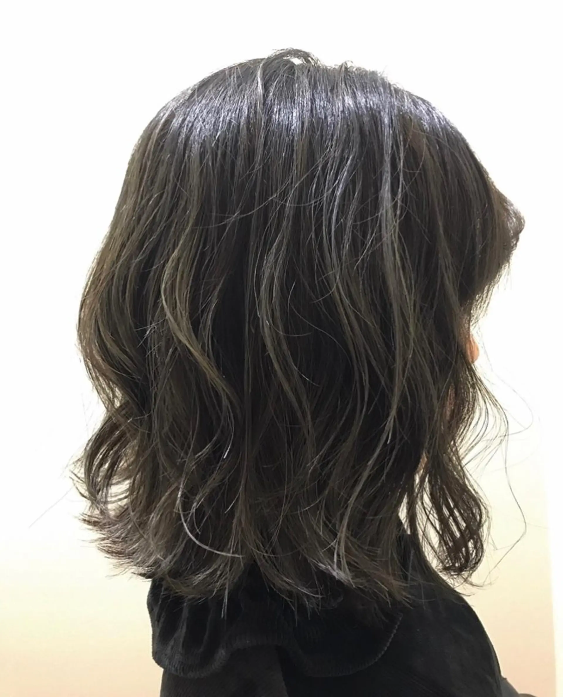 セミロング カラー アッシュ 透明感カラー ハイライトカラー ハイライト 金島 青のヘアスタイル