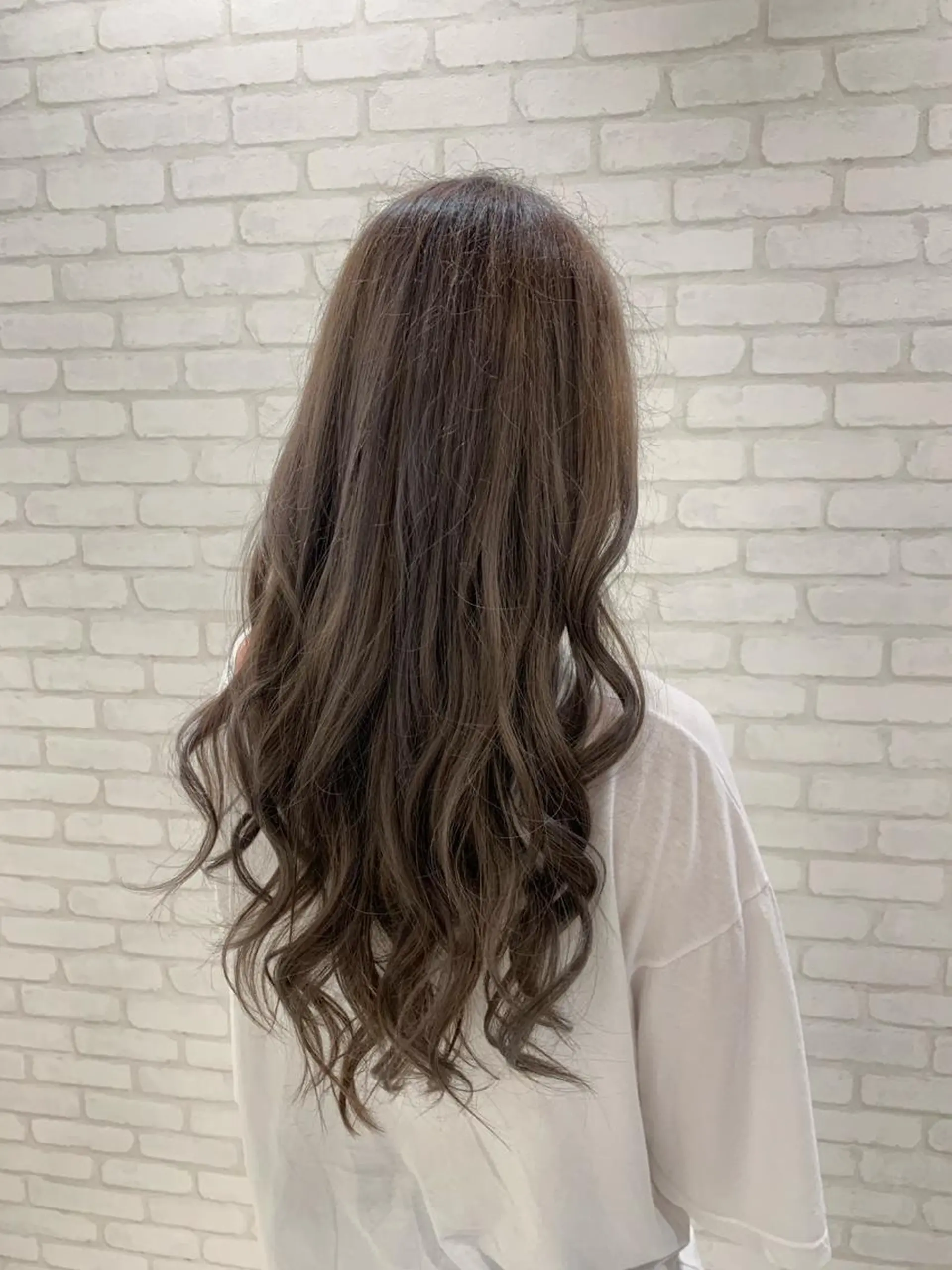 ロング カラー ブリーチ グレージュ Gain Nanamiのエステ・リラクイメージ