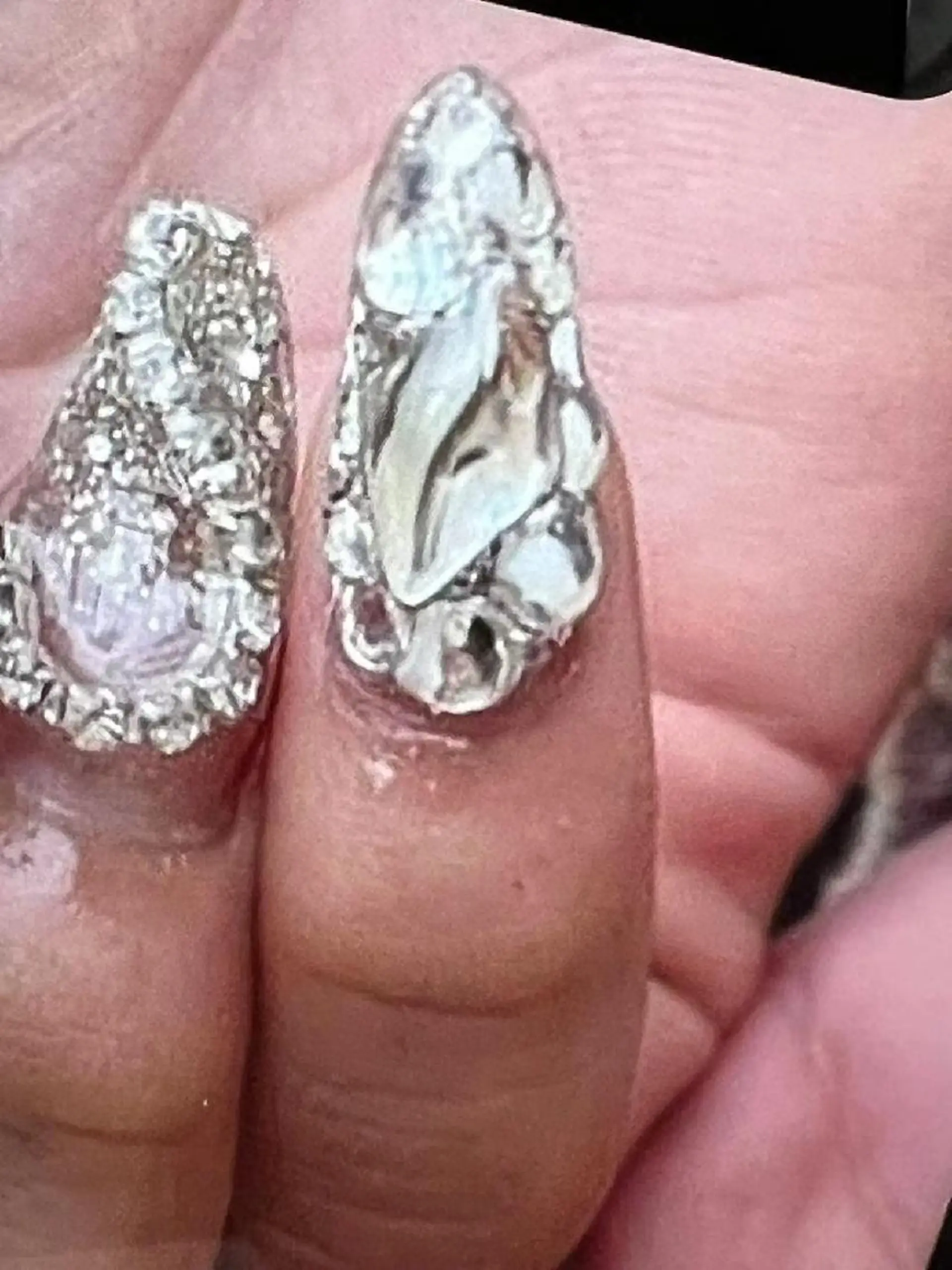 ネイル Theone栄店 田口のネイルデザイン