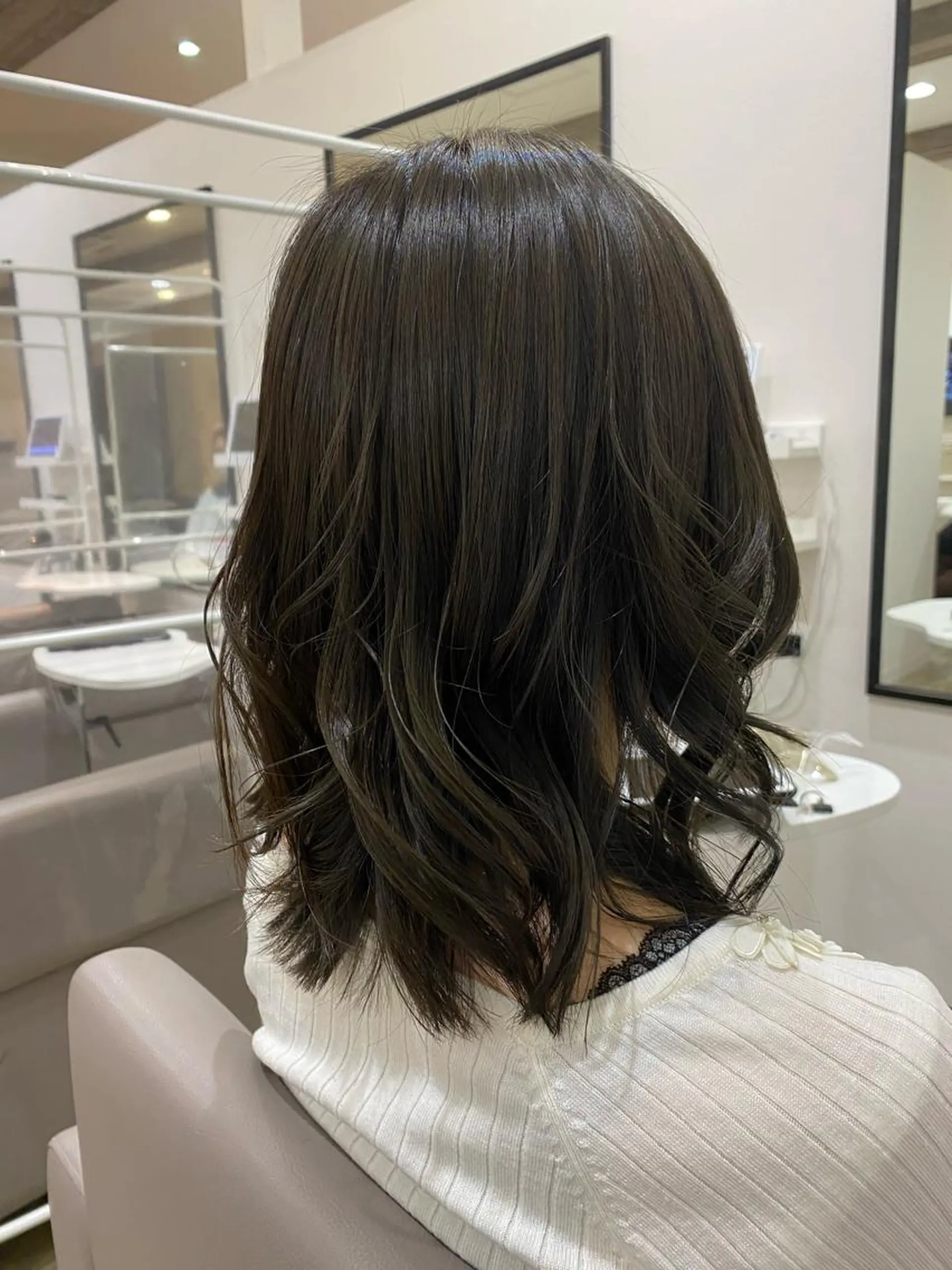 ミディアム カラー Ashanti 磯崎のヘアスタイル
