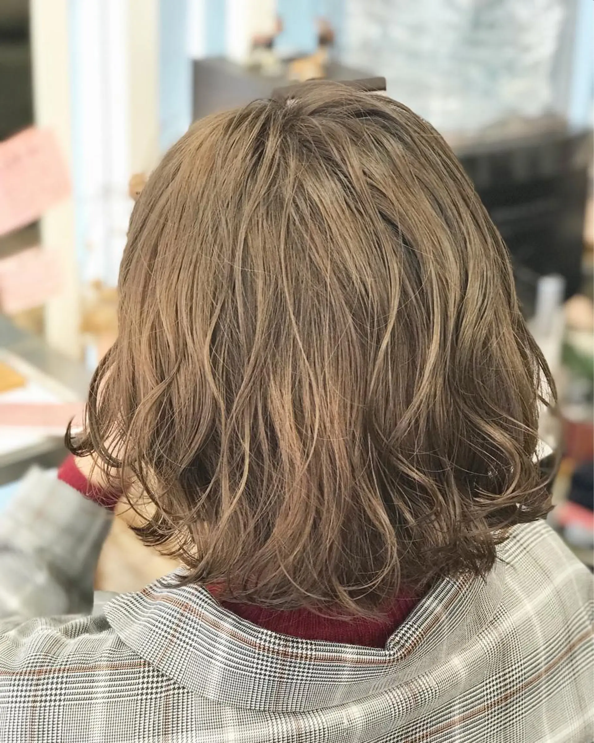 ミディアム カラー 岩谷/ブリーチ 🪽透明感カラーのヘアスタイル