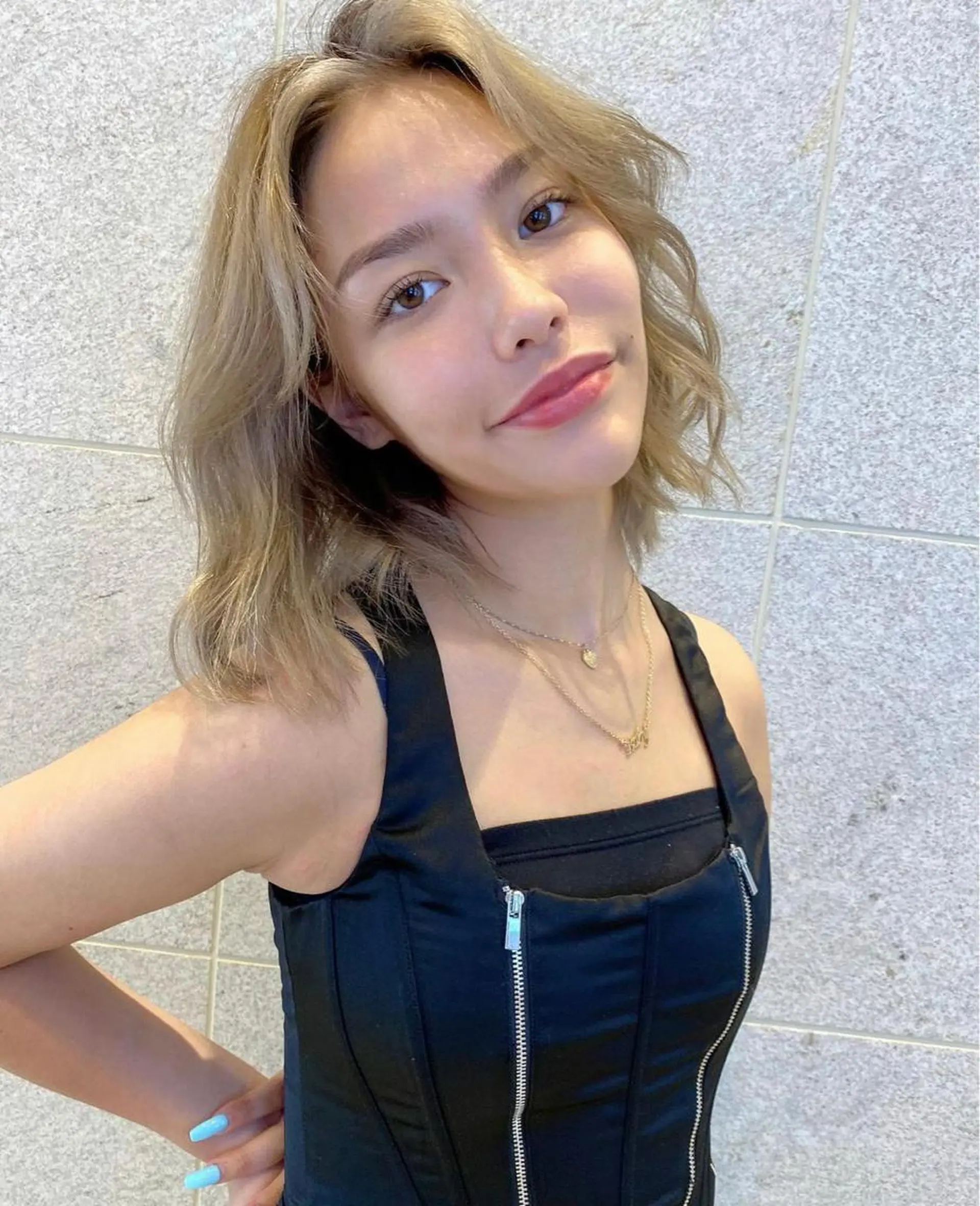 ショート カラー ベージュカラー ブリーチ ブロンド ブロンドベージュ ボブ 中村 かおりのヘアスタイル