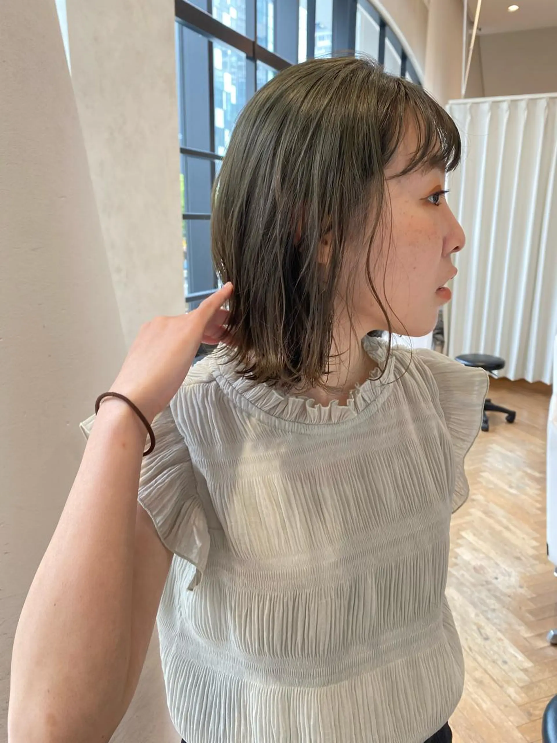 カラー ブリーチ 増井 彩乃のヘアスタイル