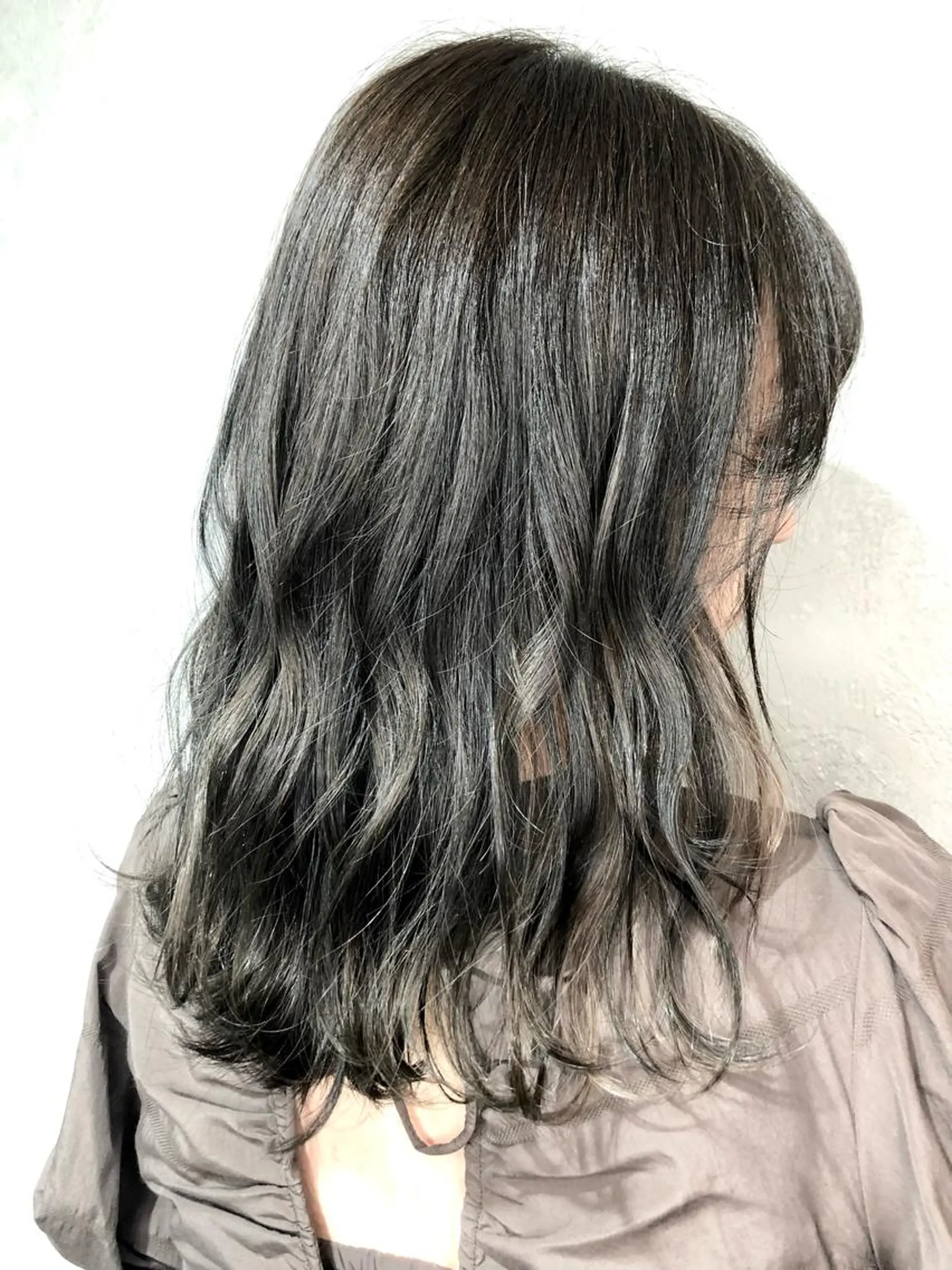 ミディアム ミディアムレイヤー レイヤーカット カット ヘアカラー トリートメント 美髪/髪質改善/艶髪 /CECILのヘアスタイル