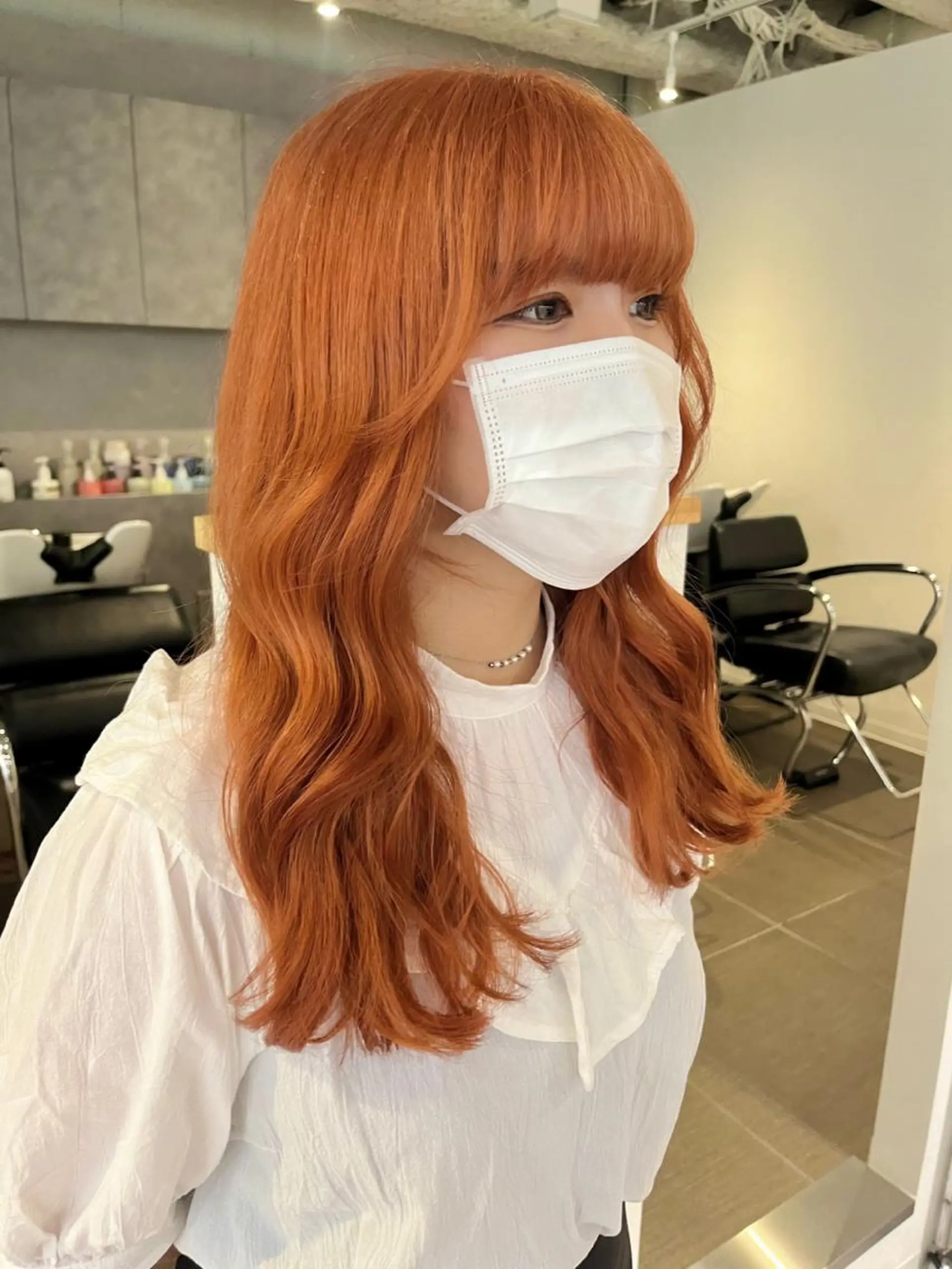 セミロング カラー ベージュカラー ブリーチ デザインカラー ダブルカラー ハイトーンカラー カット ヘアカラー トリートメント 桃果 momokaのヘアスタイル