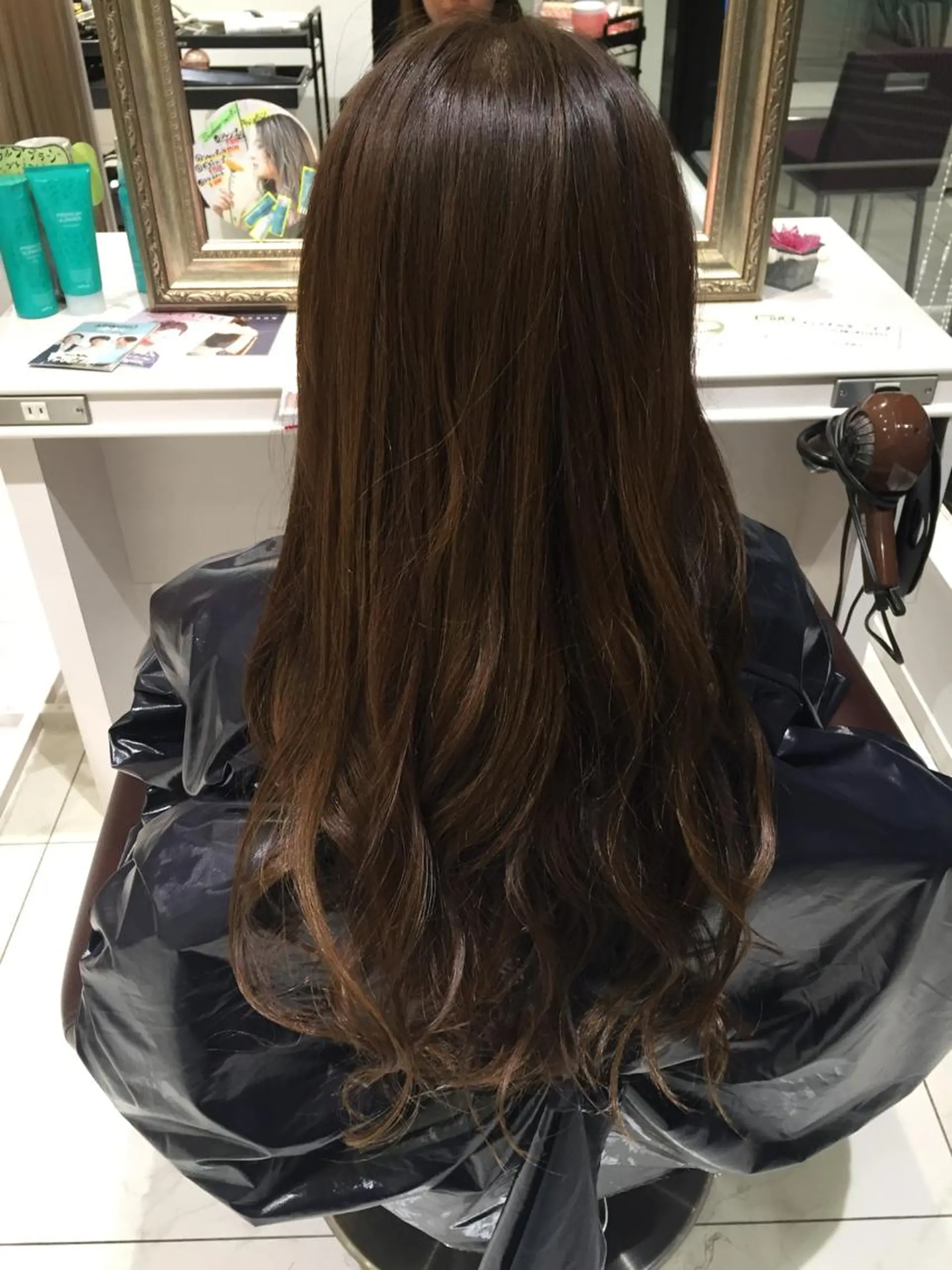 カラー イルミナカラー カット ヘアカラー トリートメント 仁科 友恵のヘアスタイル