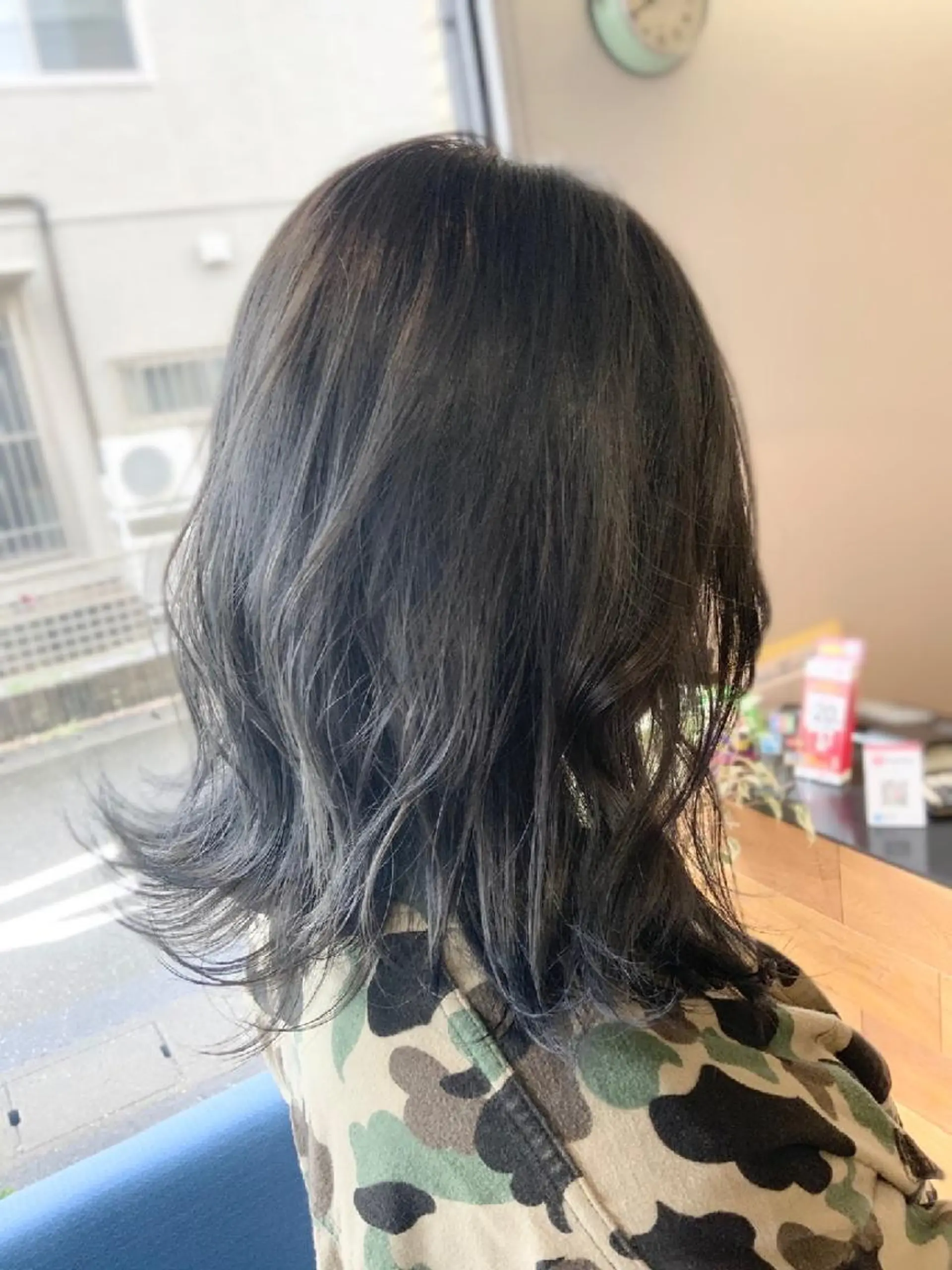 カラー アッシュ アッシュグレー ブリーチ 透明感カラー ヘアカラー トリートメント 堀 望美のヘアスタイル