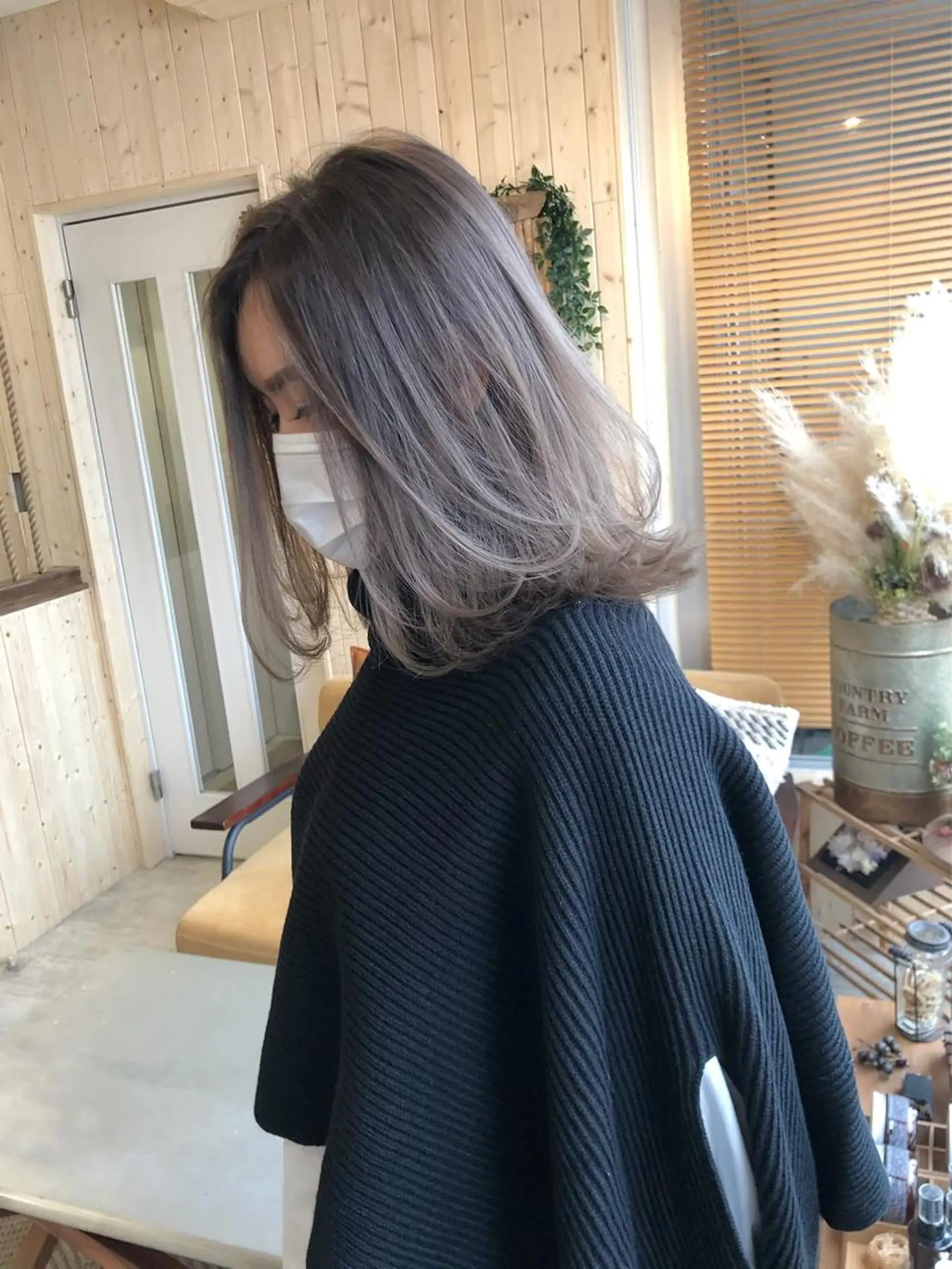 ミディアム カット ヘアカラー 韓国レイヤー外国人風 透明感カラー髪質改善のヘアスタイル