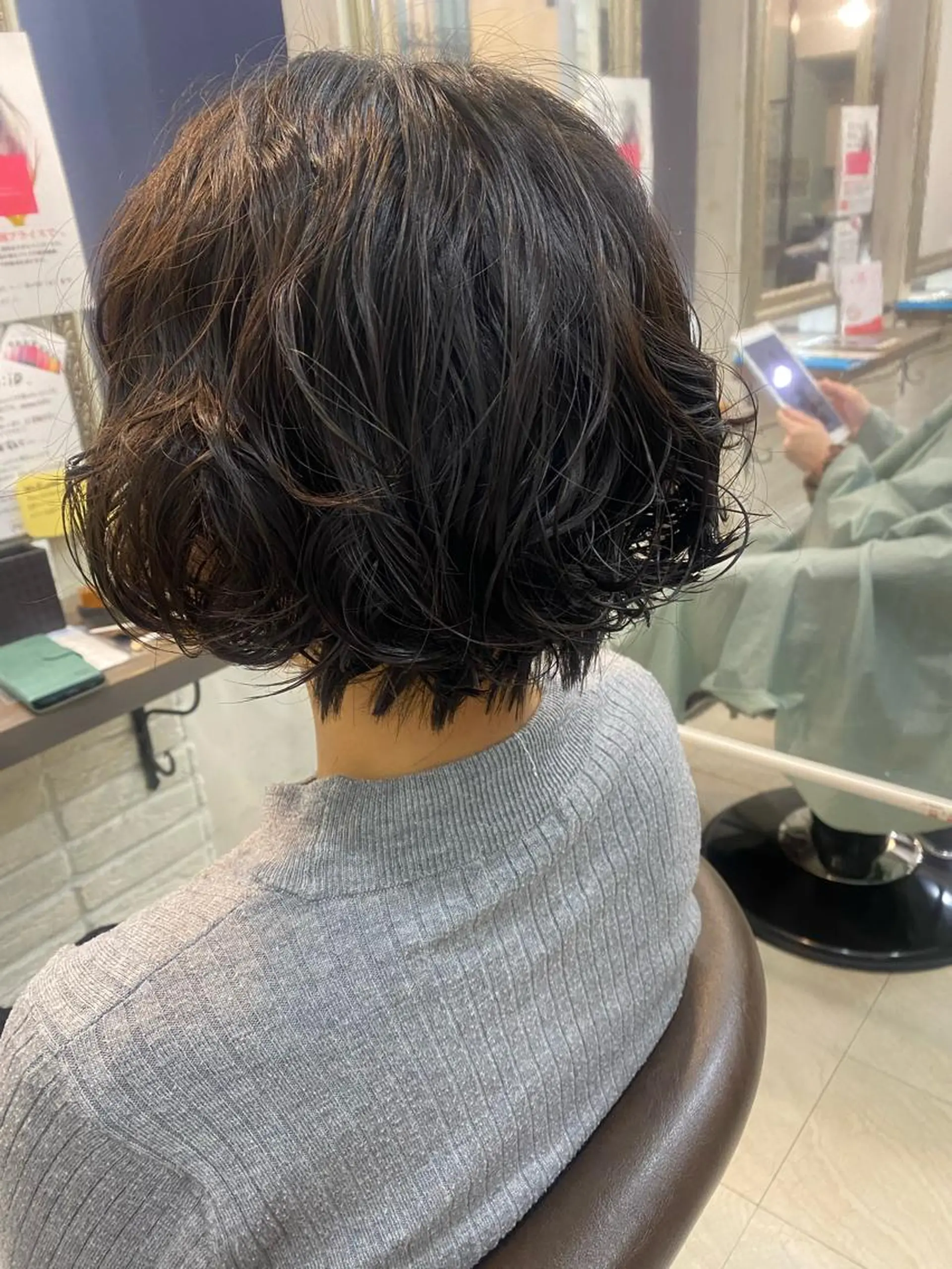 ショート カラー パーマ ヘアアレンジ ショートボブ ボブ ショートヘア kame|レイヤー / 似合わせ顔周りのヘアスタイル
