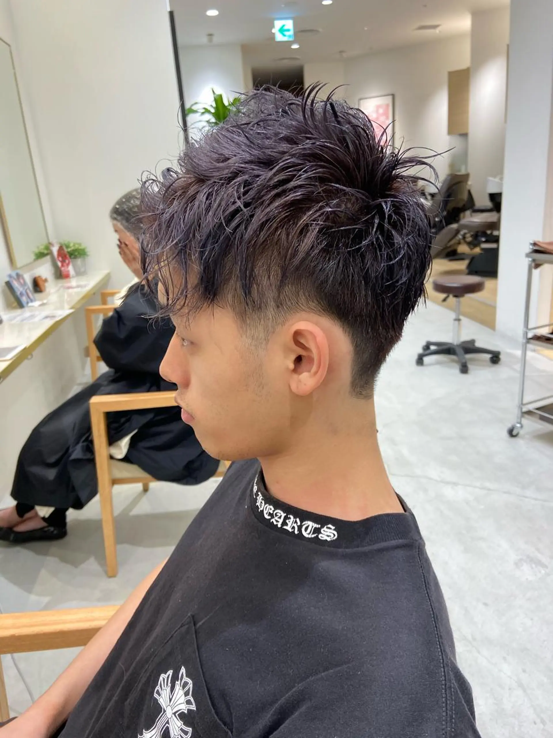 カラー メンズ 刈り上げ アッシュ ラベンダーカラー ラベンダーアッシュ 桝野 尚也のヘアスタイル