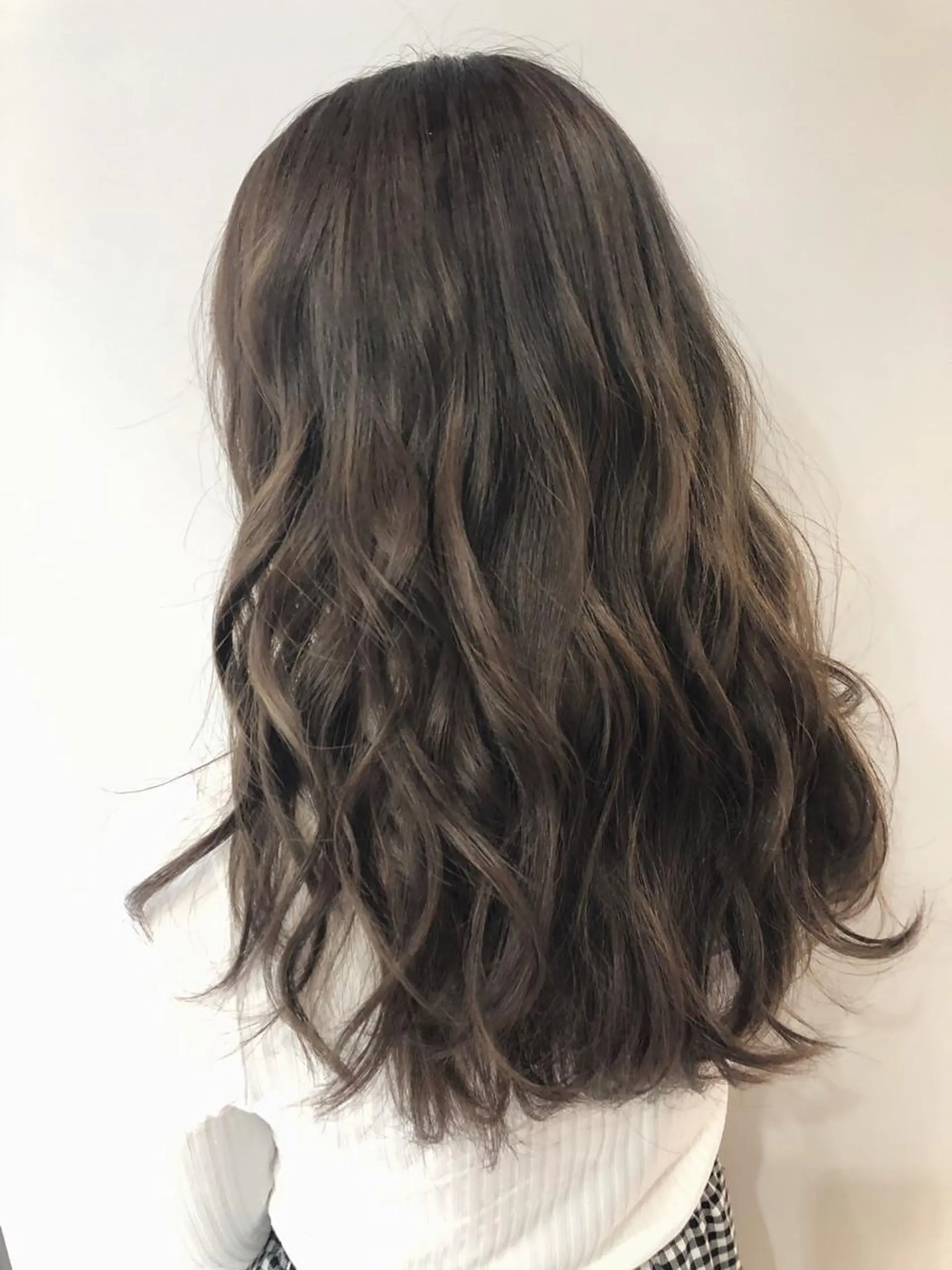 ロング カラー アッシュ ベージュカラー 女性リピ90%🍨 🩷佐藤みずきのヘアスタイル