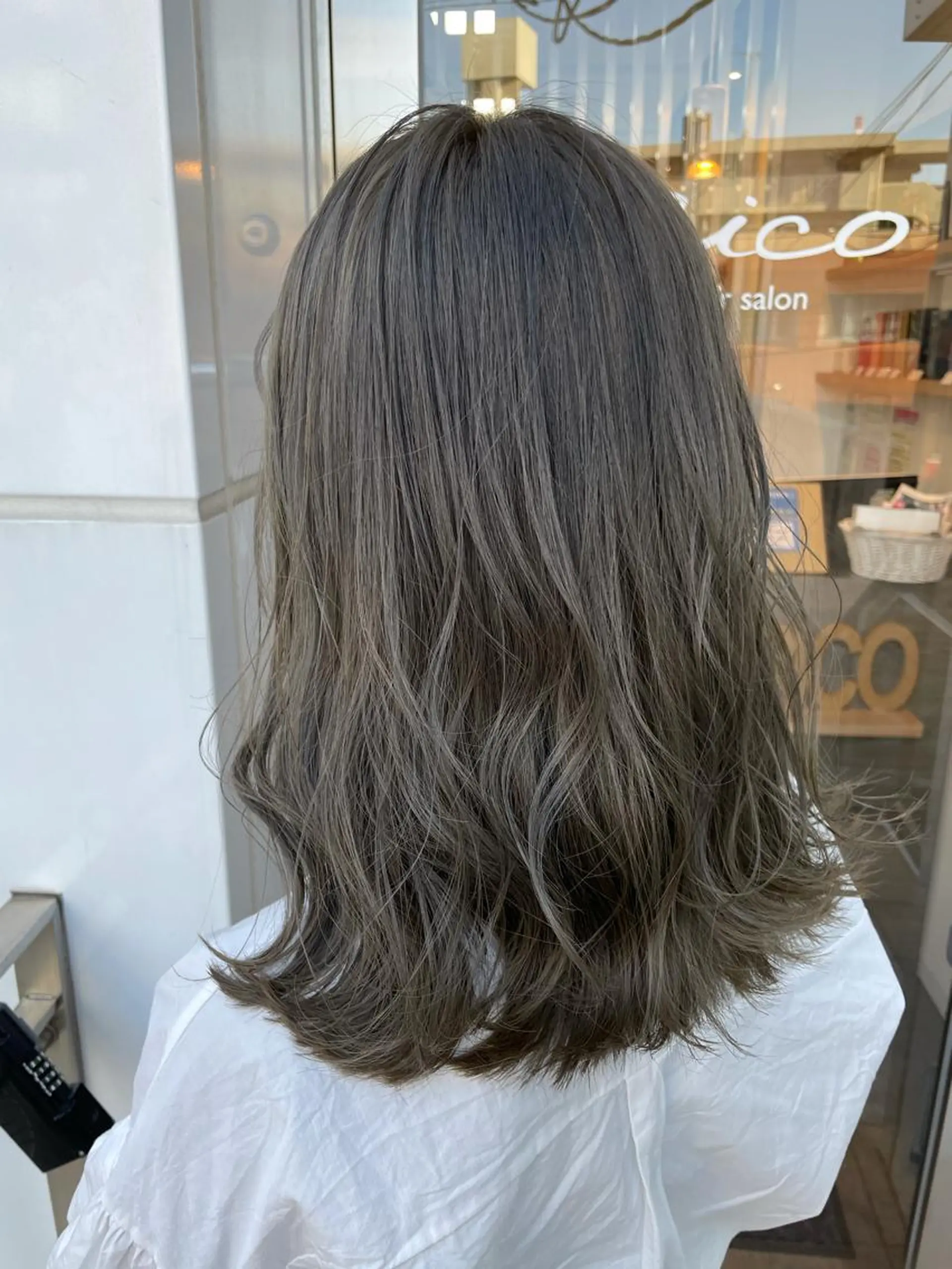 カラー カット ヘアカラー トリートメント 髪質改善N°rico 杉本怜美のヘアスタイル