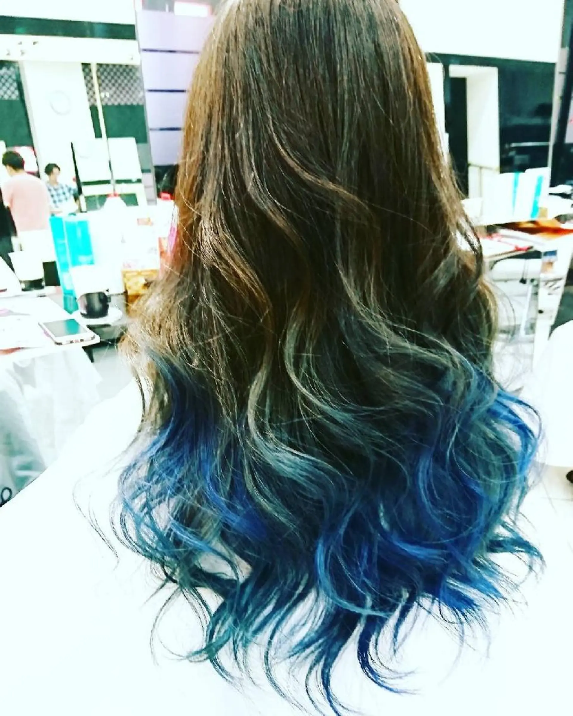 カラー アッシュ グラデーションカラー 中村 真依のヘアスタイル