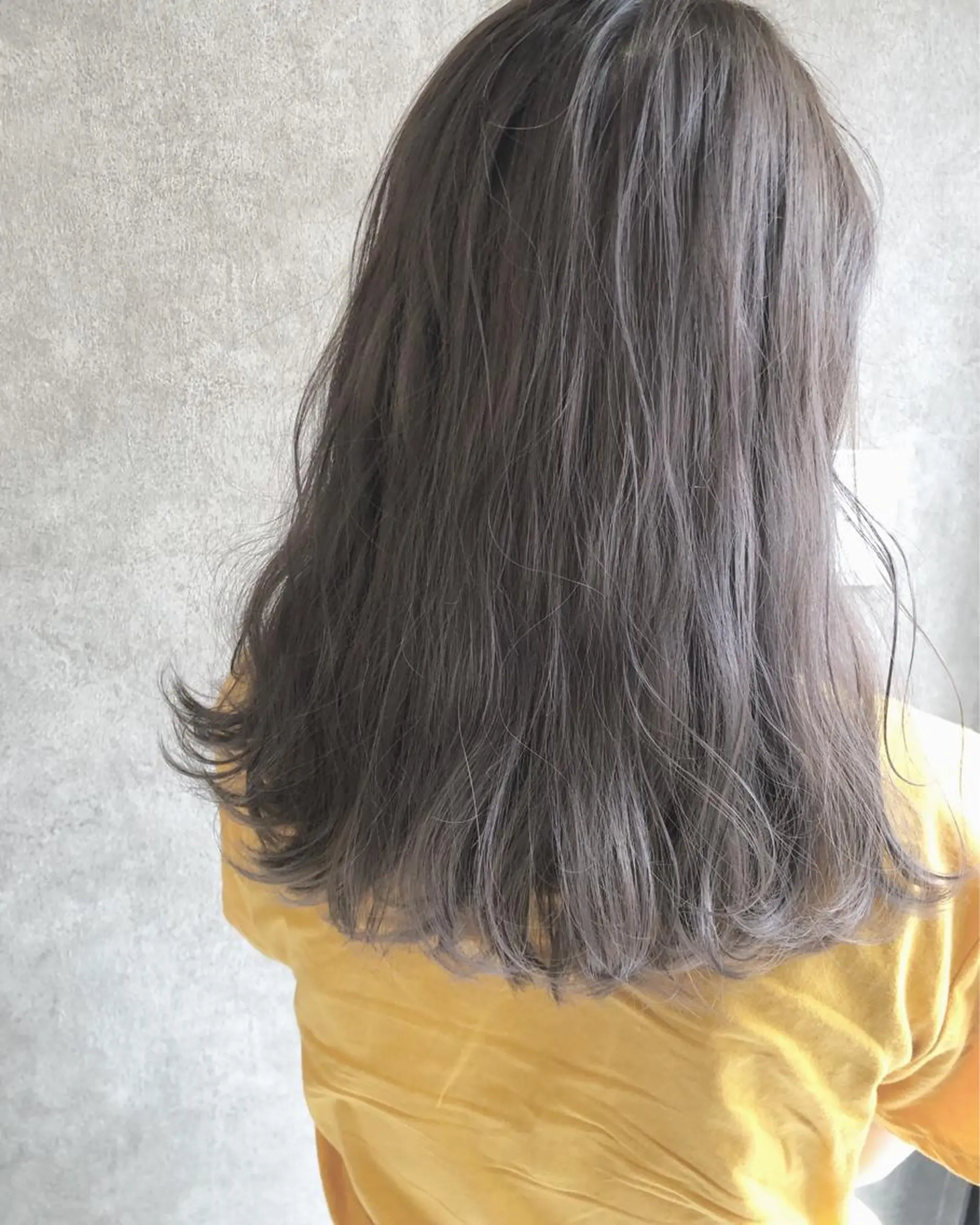 ミディアム カラー カット ヘアカラー トリートメント 顔周りレイヤー/韓国 ブリーチminamiのヘアスタイル