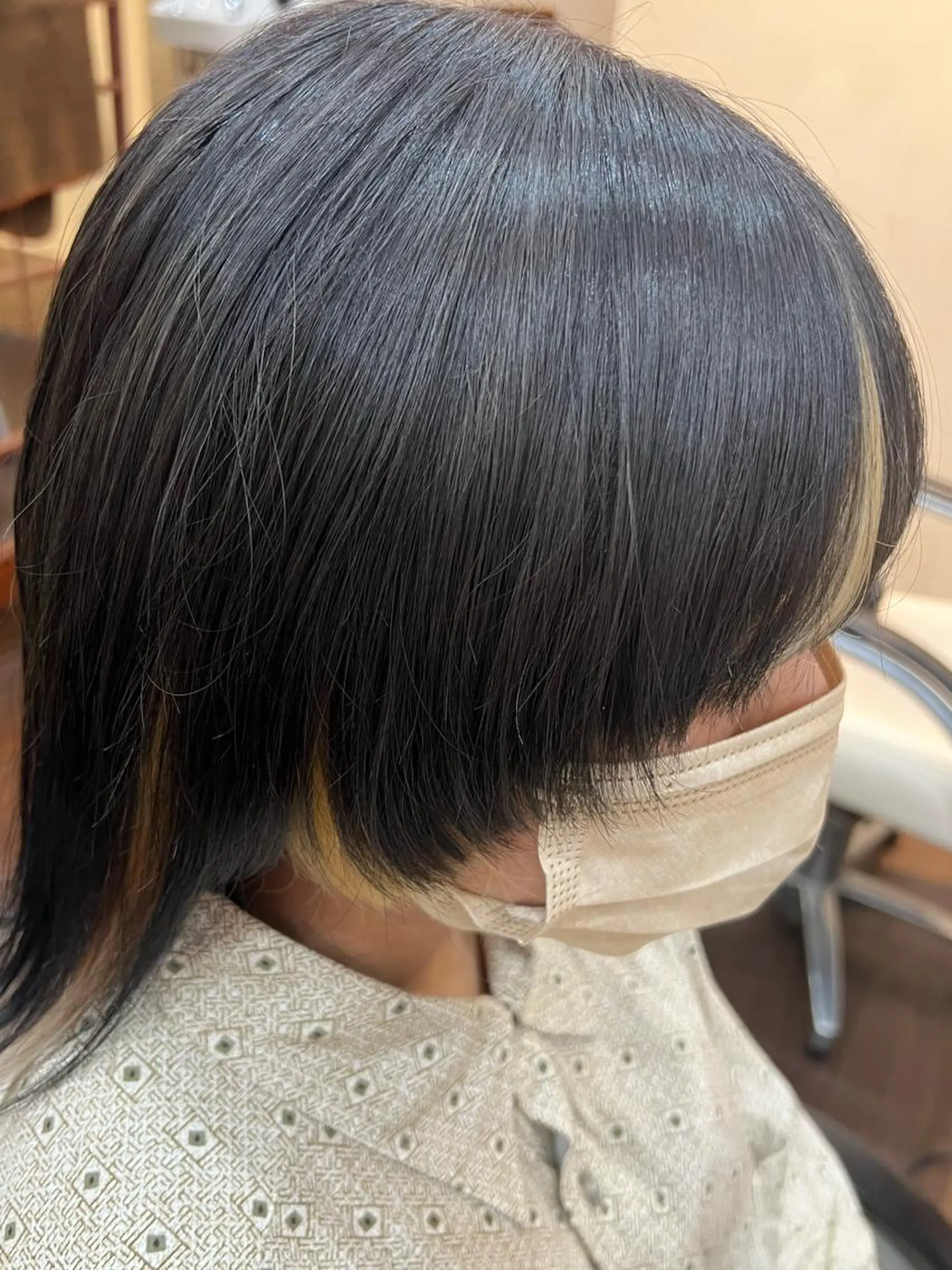 ミディアム カラー 抜きっぱなしブロンド 顔周りカット まさき✂︎ブリーチ／ デザインカラーのヘアスタイル