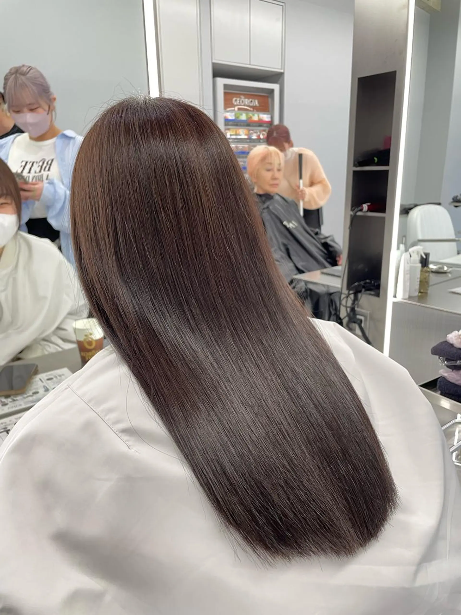 菜々🫧新宿 透明感ケアブリーチのヘアスタイル