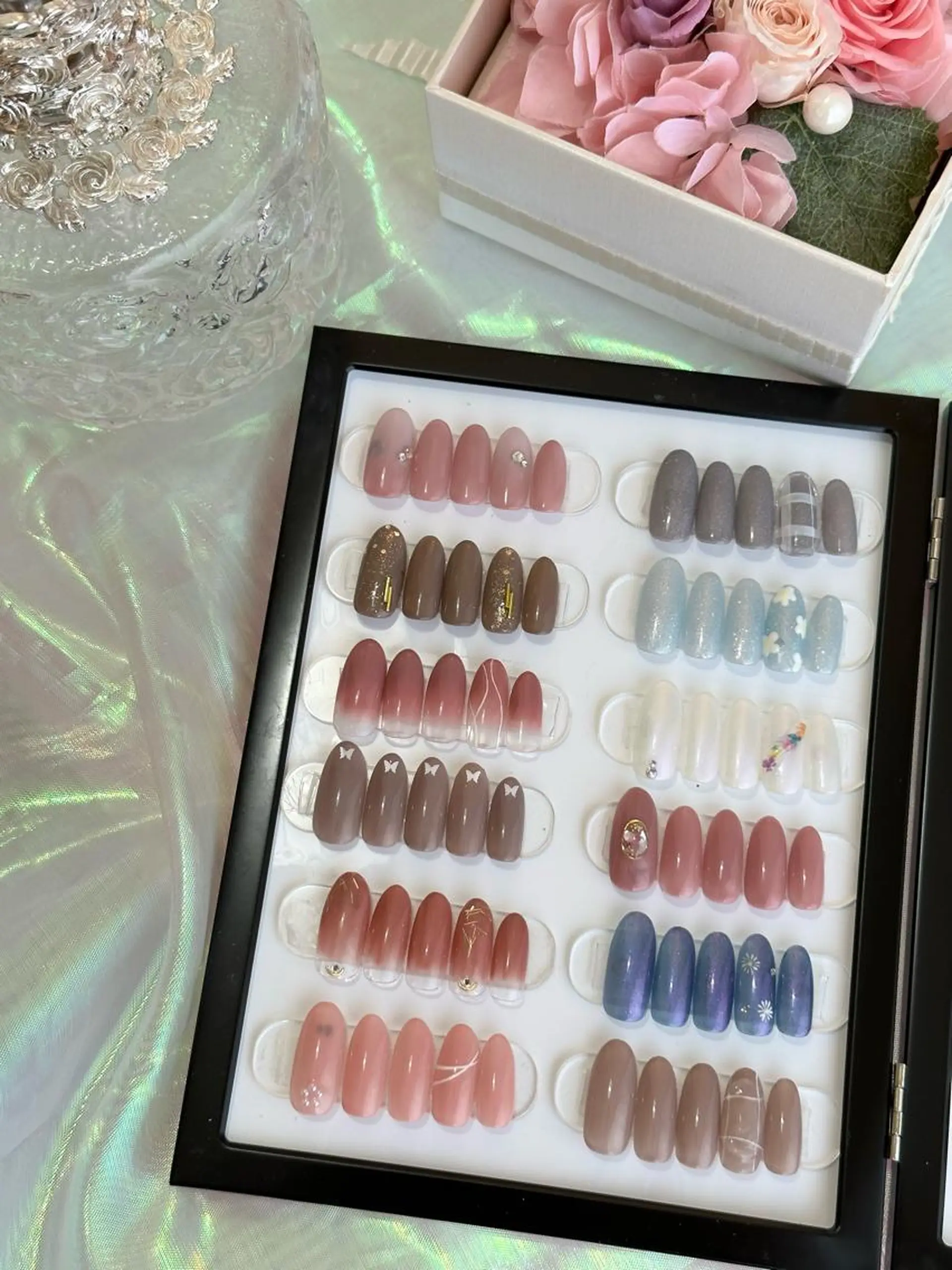 ネイル CREVIO 小美玉店所属・CREVIO小美玉店 店長RIRIのネイルデザイン