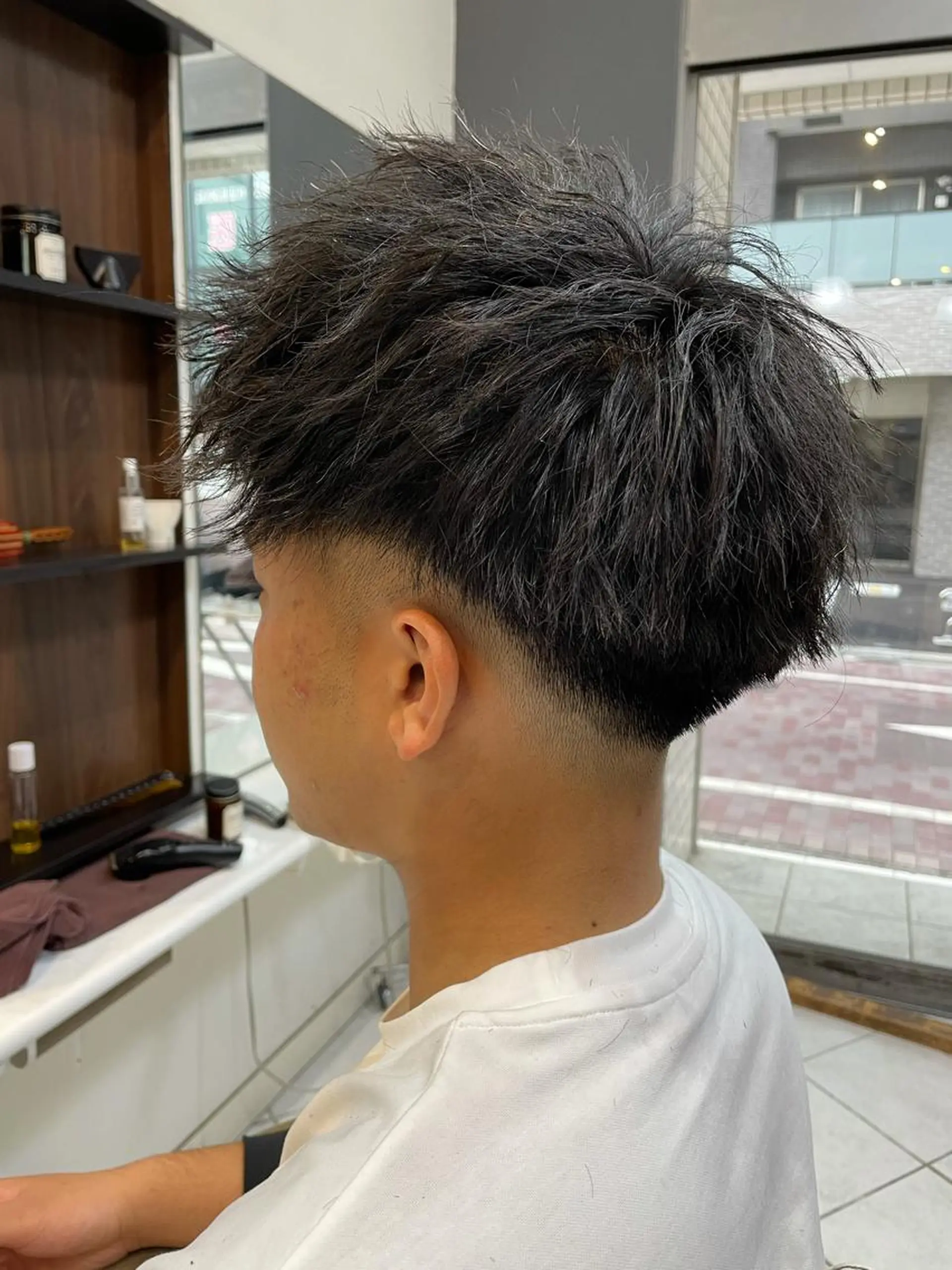 ショート パーマ メンズ フェードカット 保住 亮太のヘアスタイル