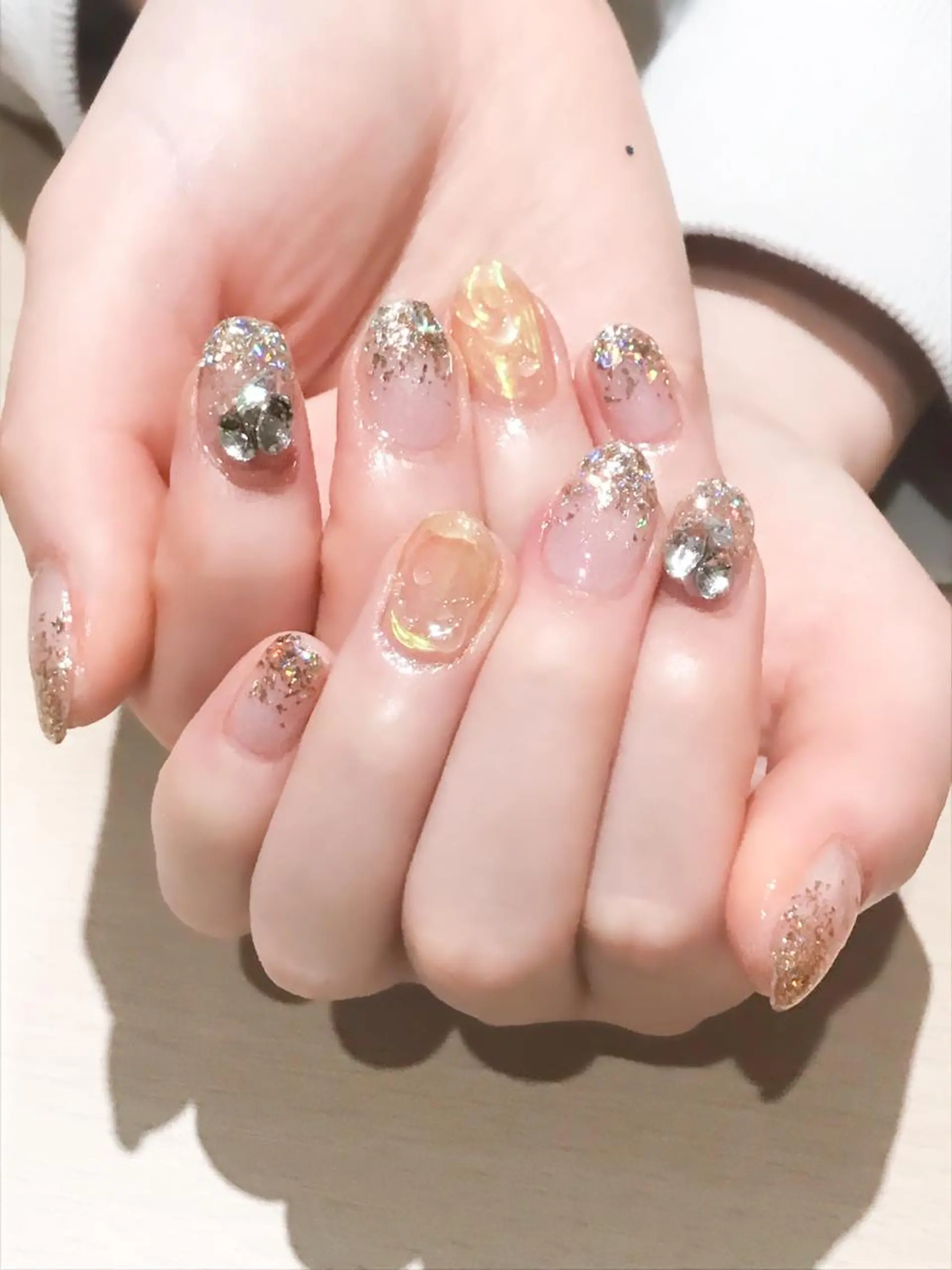 ネイル オーロラネイル ジェルネイル ゴールド グラデーション キラキラネイル Nyanco Nailのネイルデザイン