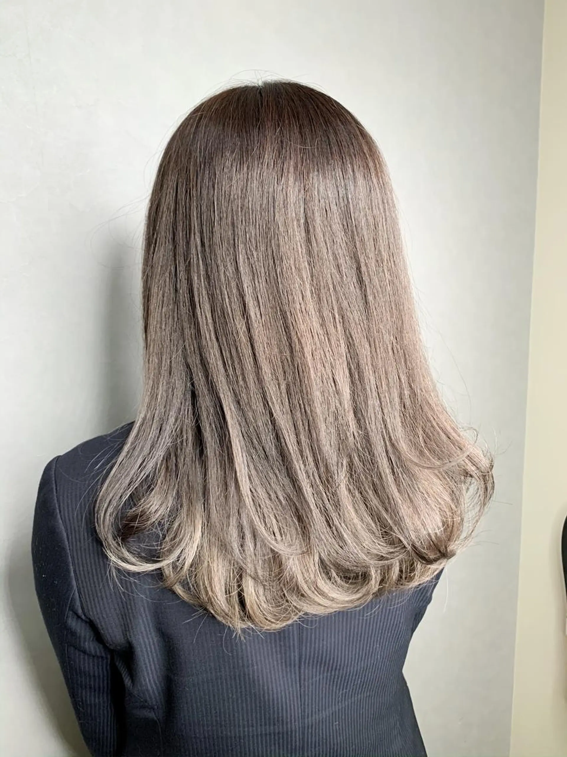 セミロング カット ヘアカラー トリートメント 🌈 DAIKI 🌈のヘアスタイル