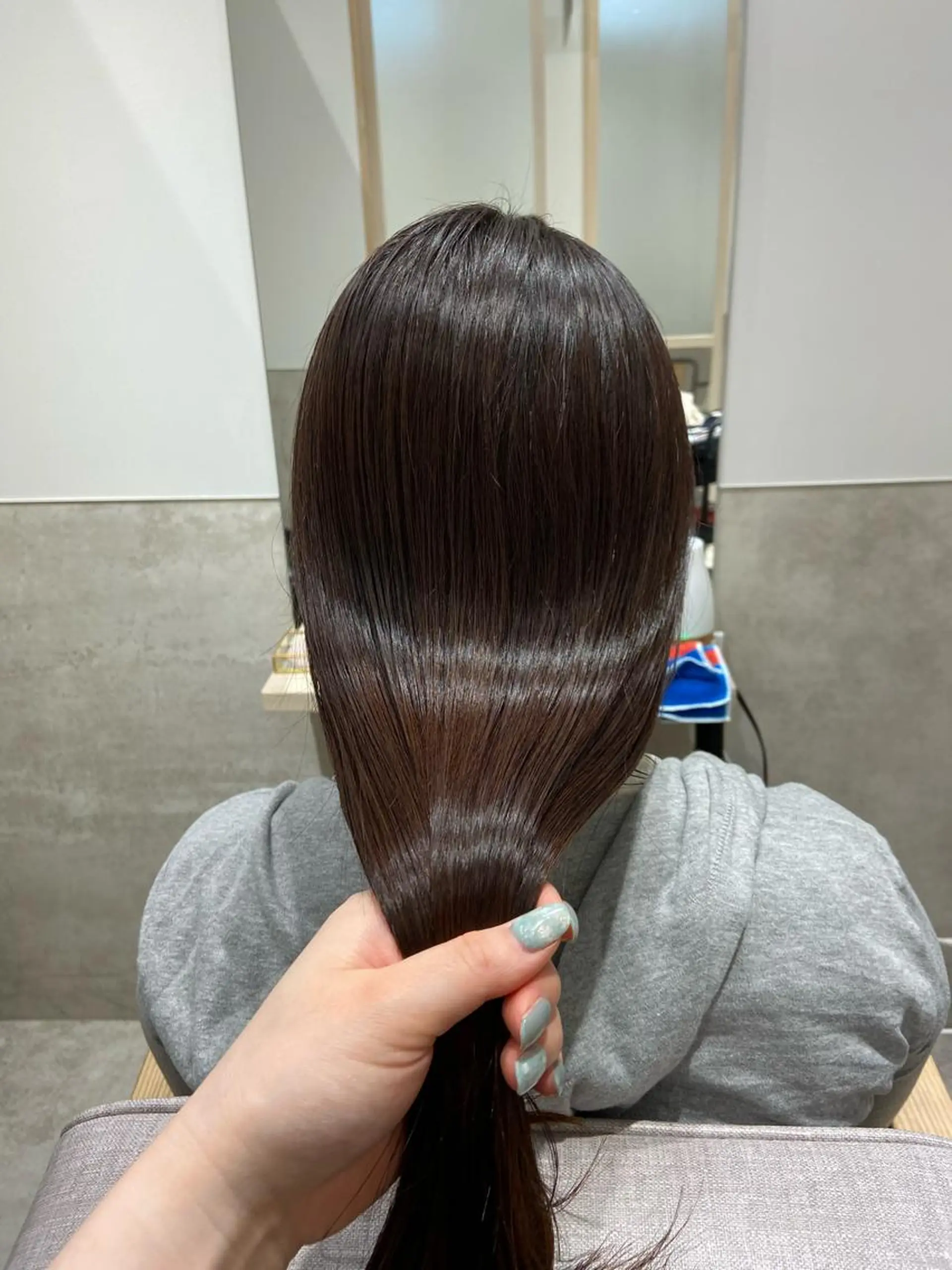 ロング パーマ しみず さきのヘアスタイル
