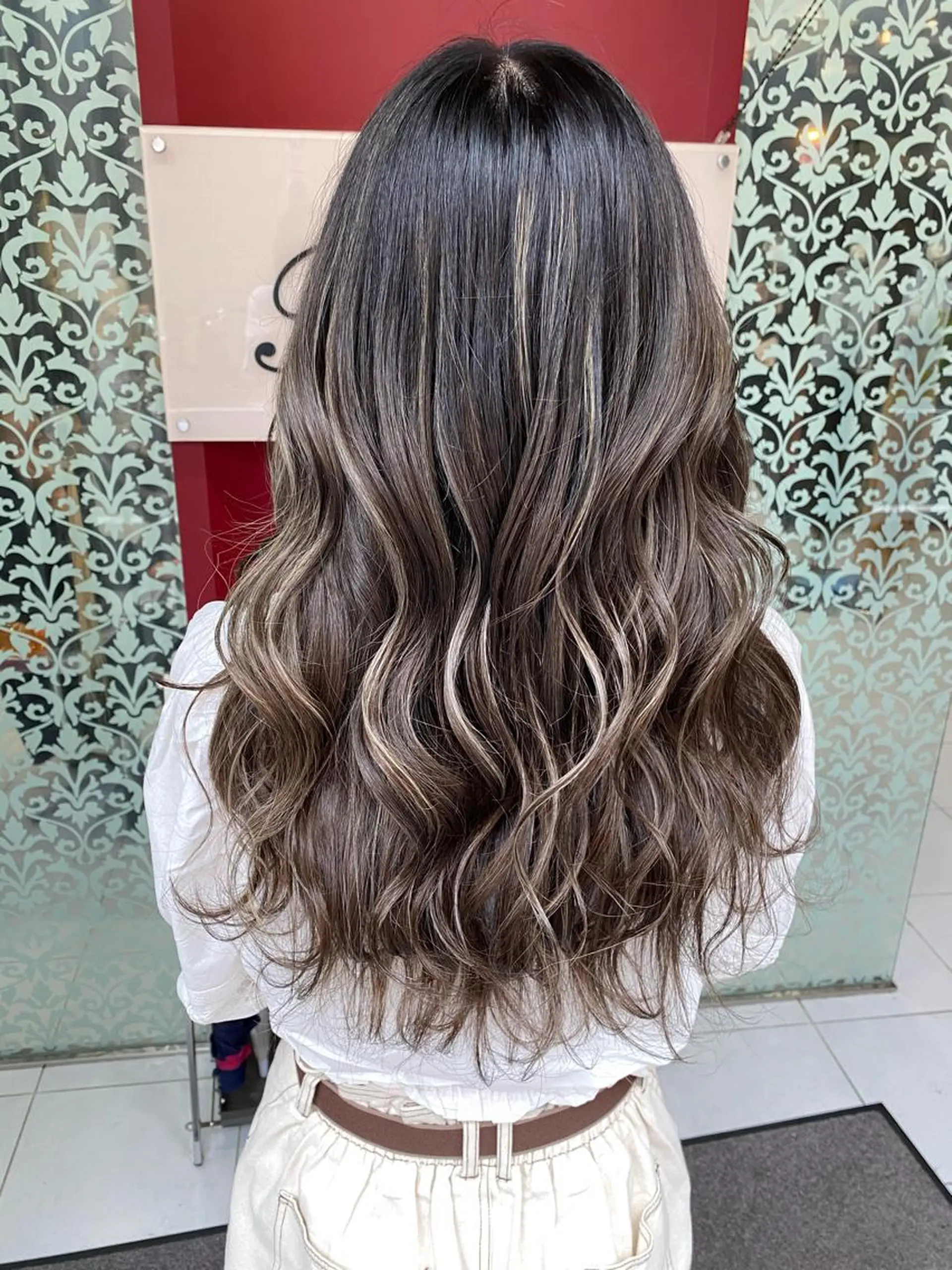 ロング ハイライト トップスタイリスト 小澤純一のヘアスタイル