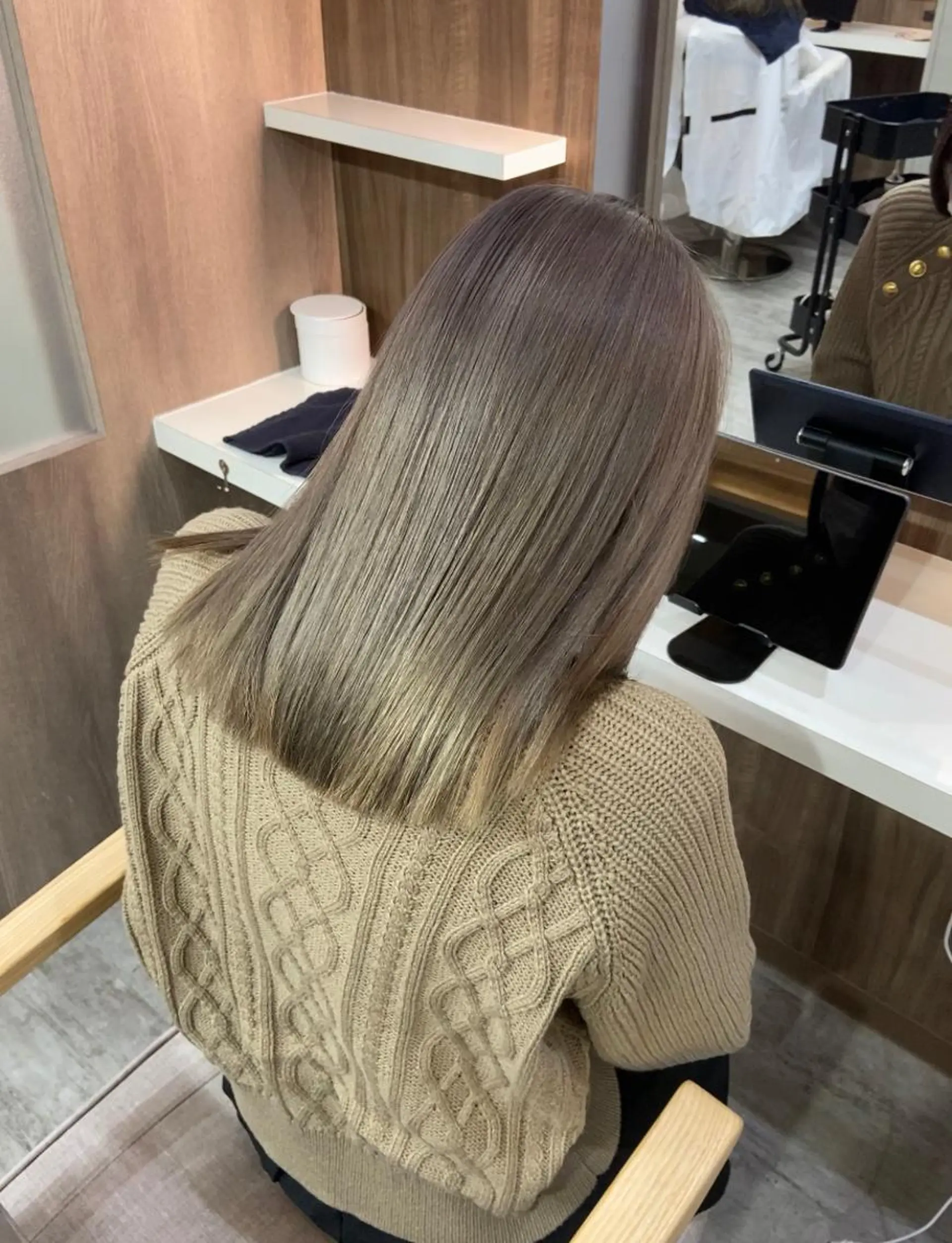 セミロング カラー ベージュカラー シルバー シルバーベージュ 広島No.1美髪矯正 髪質改善/河村総一郎のヘアスタイル
