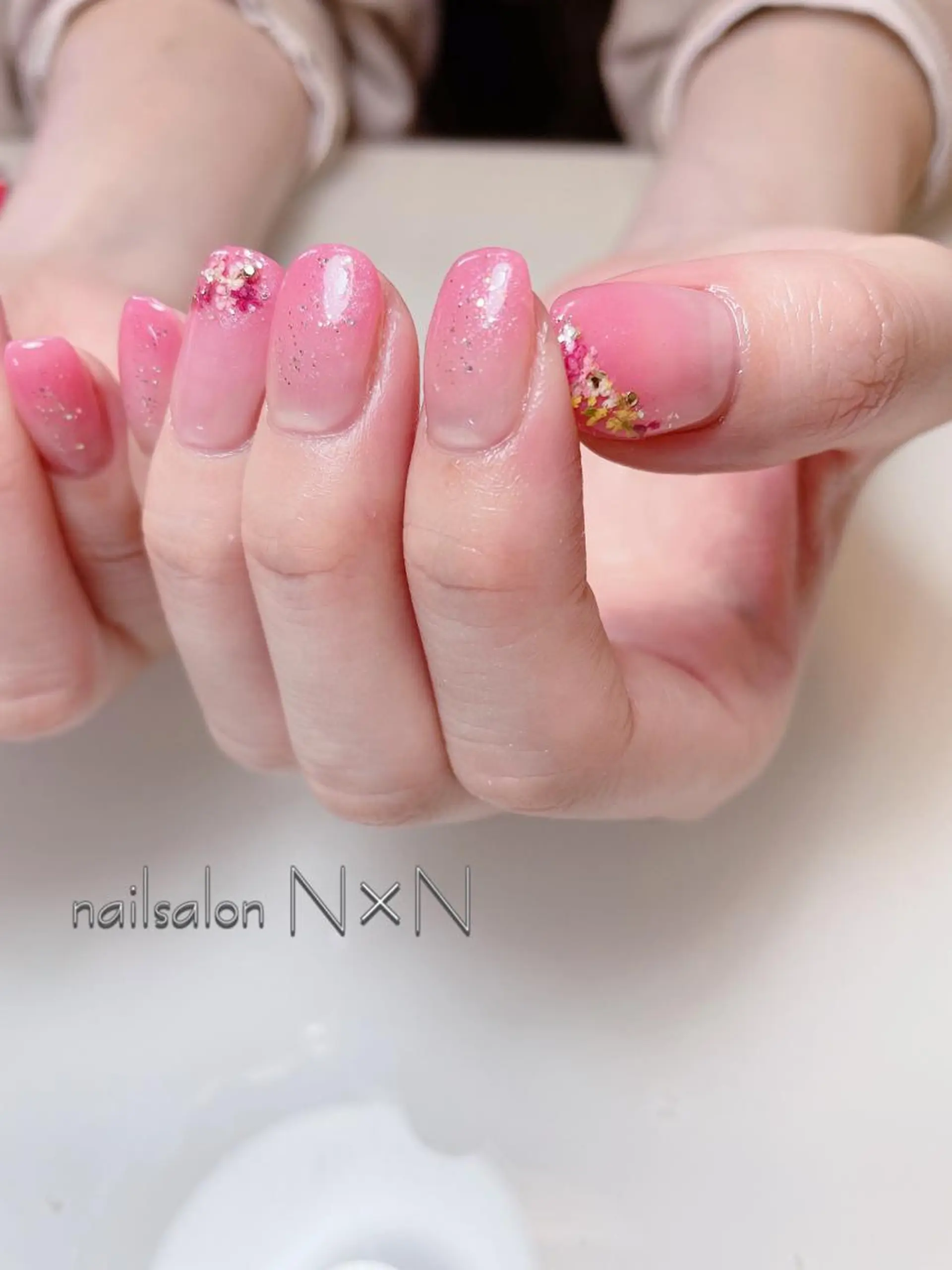 ネイル ニュアンスネイル オフィスネイル ピンク ぷっくりネイル 春ネイル nail salon N×Nのネイルデザイン