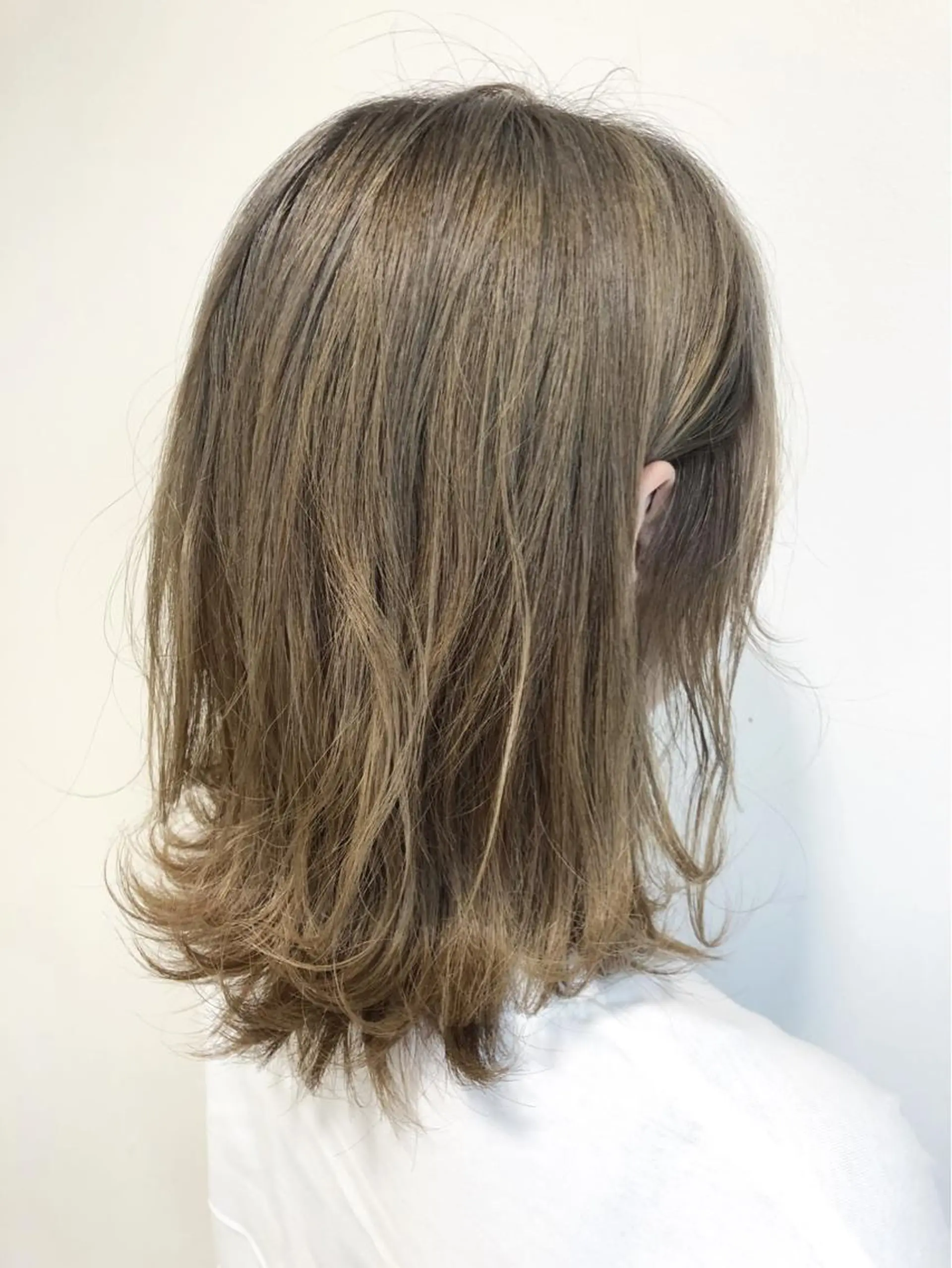 セミロング 外国人風カラー トリートメント カット ヘアカラー 門田 恭弥のヘアスタイル