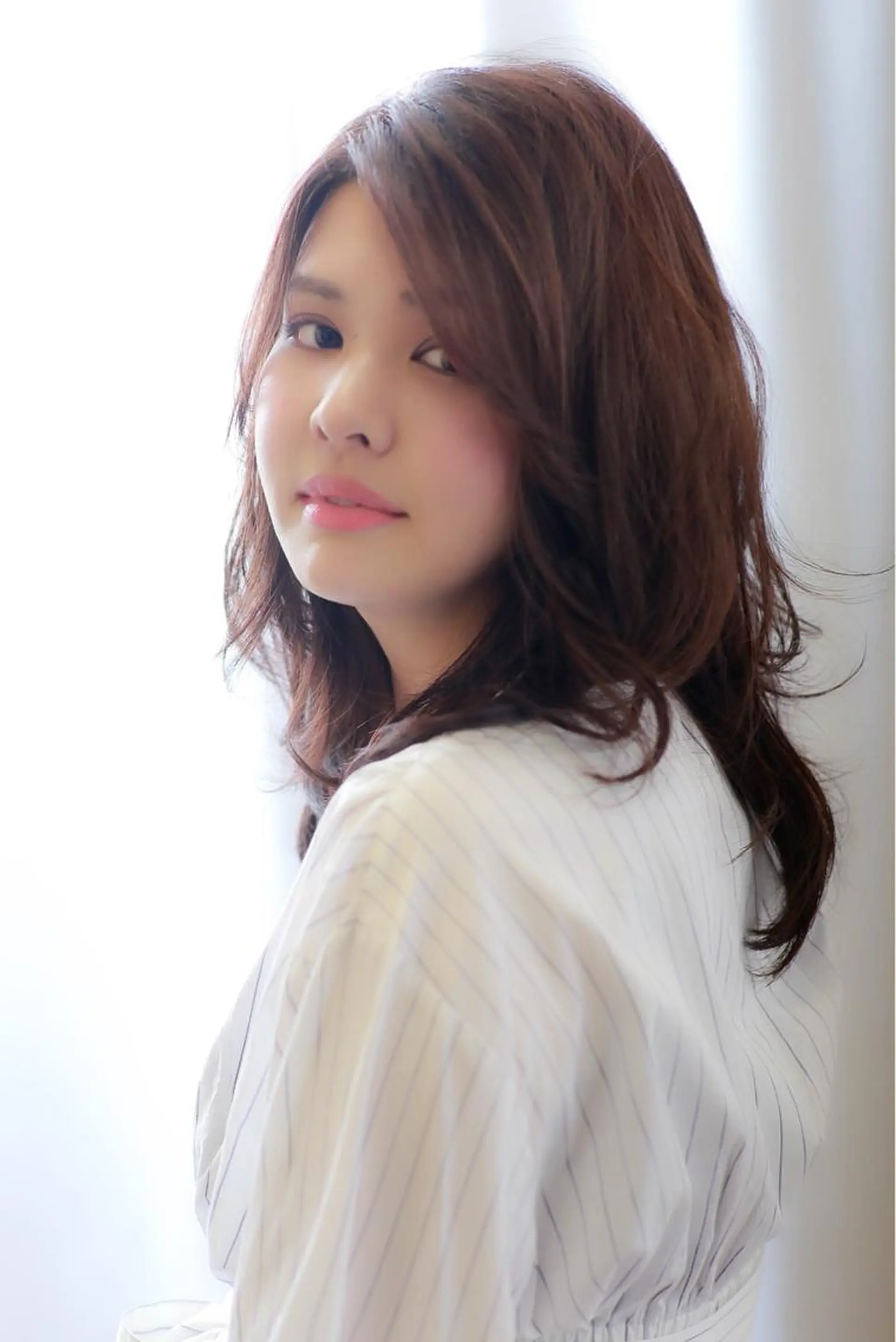 ミディアム 井上 涼花のヘアスタイル