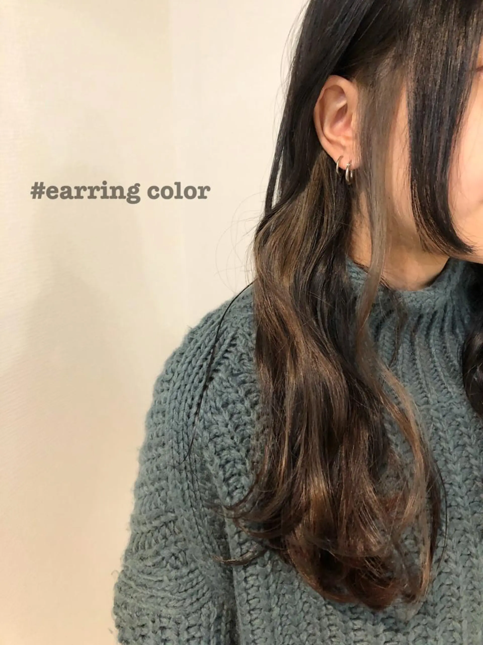 ミディアム カラー アッシュ ブリーチ イヤリングカラー シルバー シルバーアッシュ 🤍中野 レオ🤍のヘアスタイル