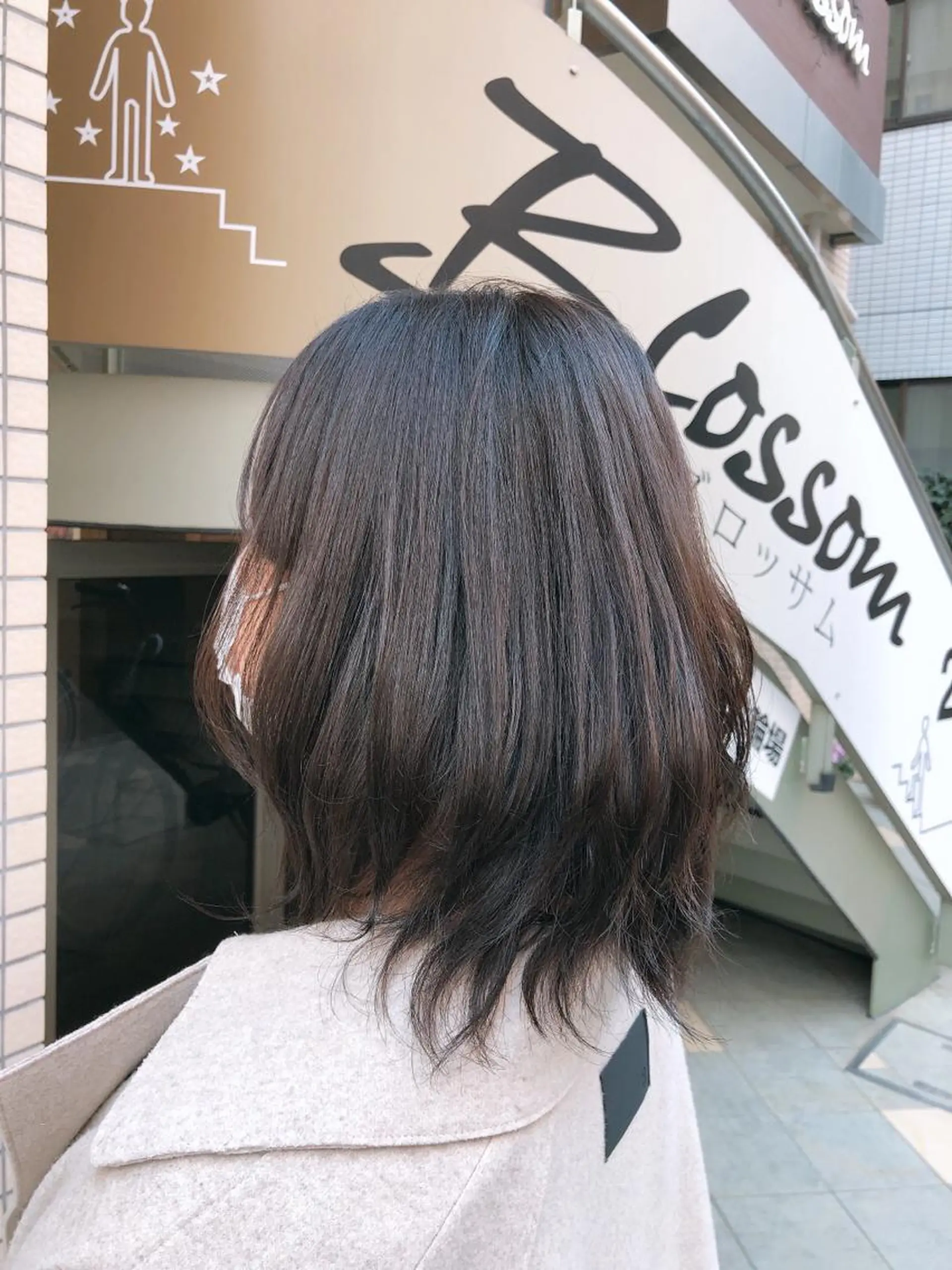 ミディアム 阿部 美咲のヘアスタイル