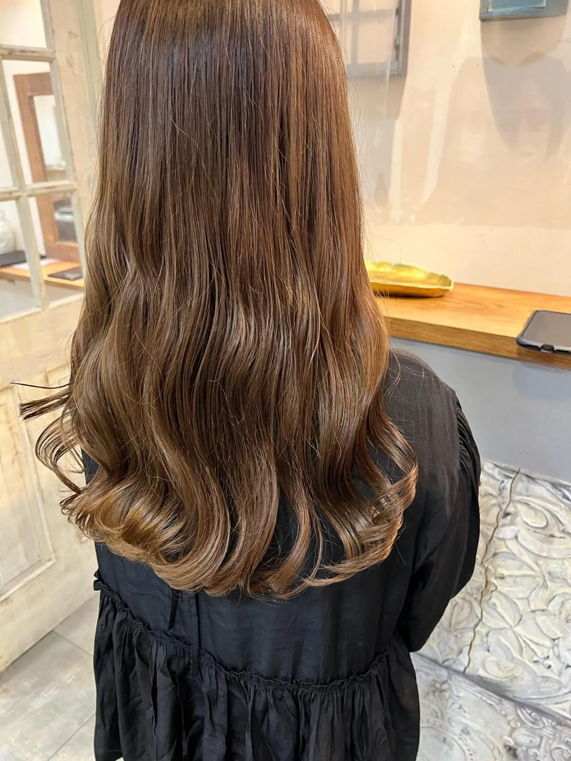 ロング カラー アッシュ ベージュカラー ヘアカラー トリートメント little×PORTO sannomiya所属・Topstylist HARUのヘアスタイル