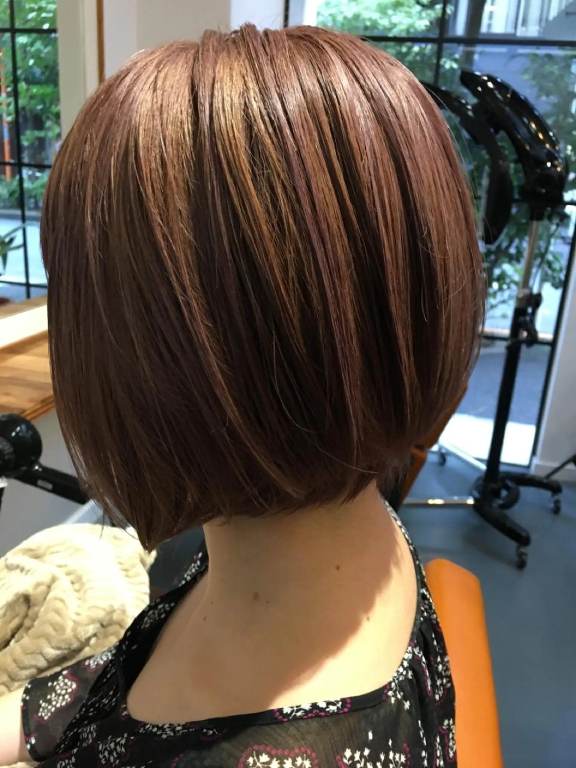 ミディアム カラー ベージュカラー ピンクカラー ピンクベージュ ボブ 代表　土屋ヒロユキ ショートカットのヘアスタイル