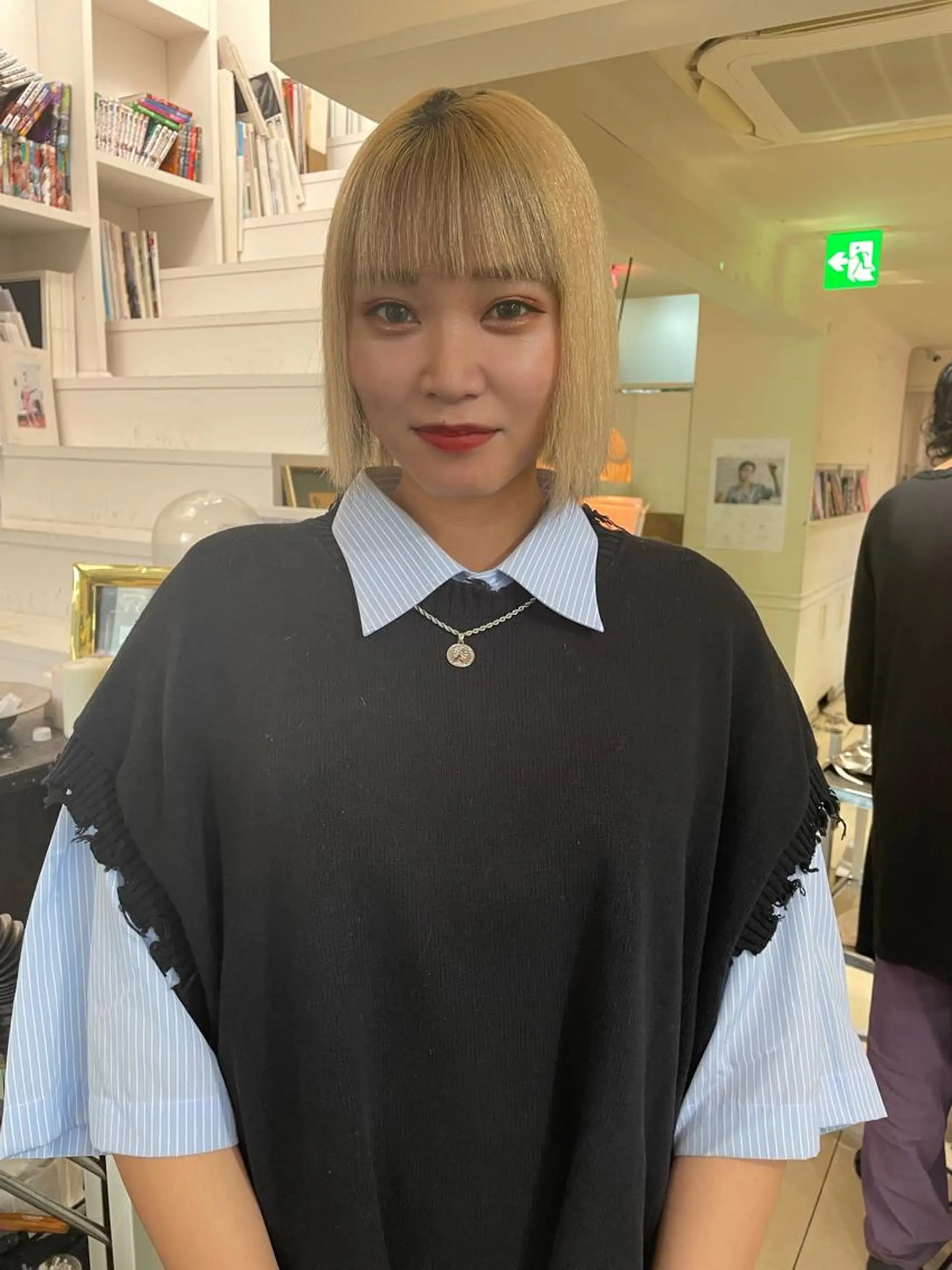 ショート 酸性ストレート アオキ リノのヘアスタイル